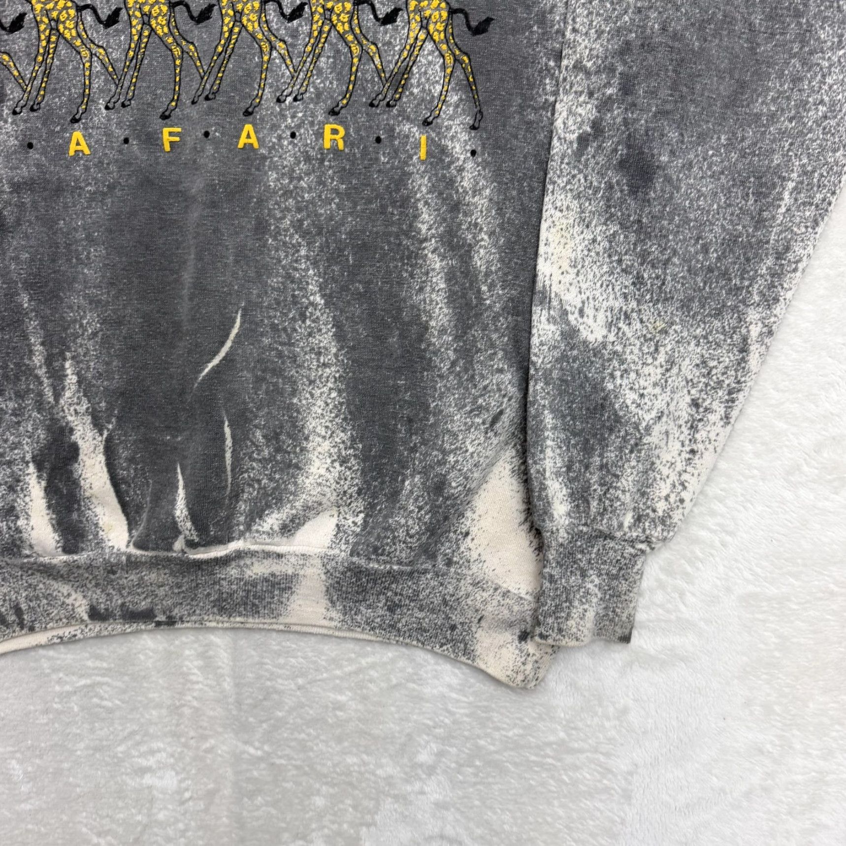 Vintage VINTAGE Healthknit Sweatshirt Giraffe Gray Mens XL Graphic Print Fleece Crew Neck Baroque Animals Outdoor Pullover Size US XL / EU 56 / 4 - 5 Thumbnail