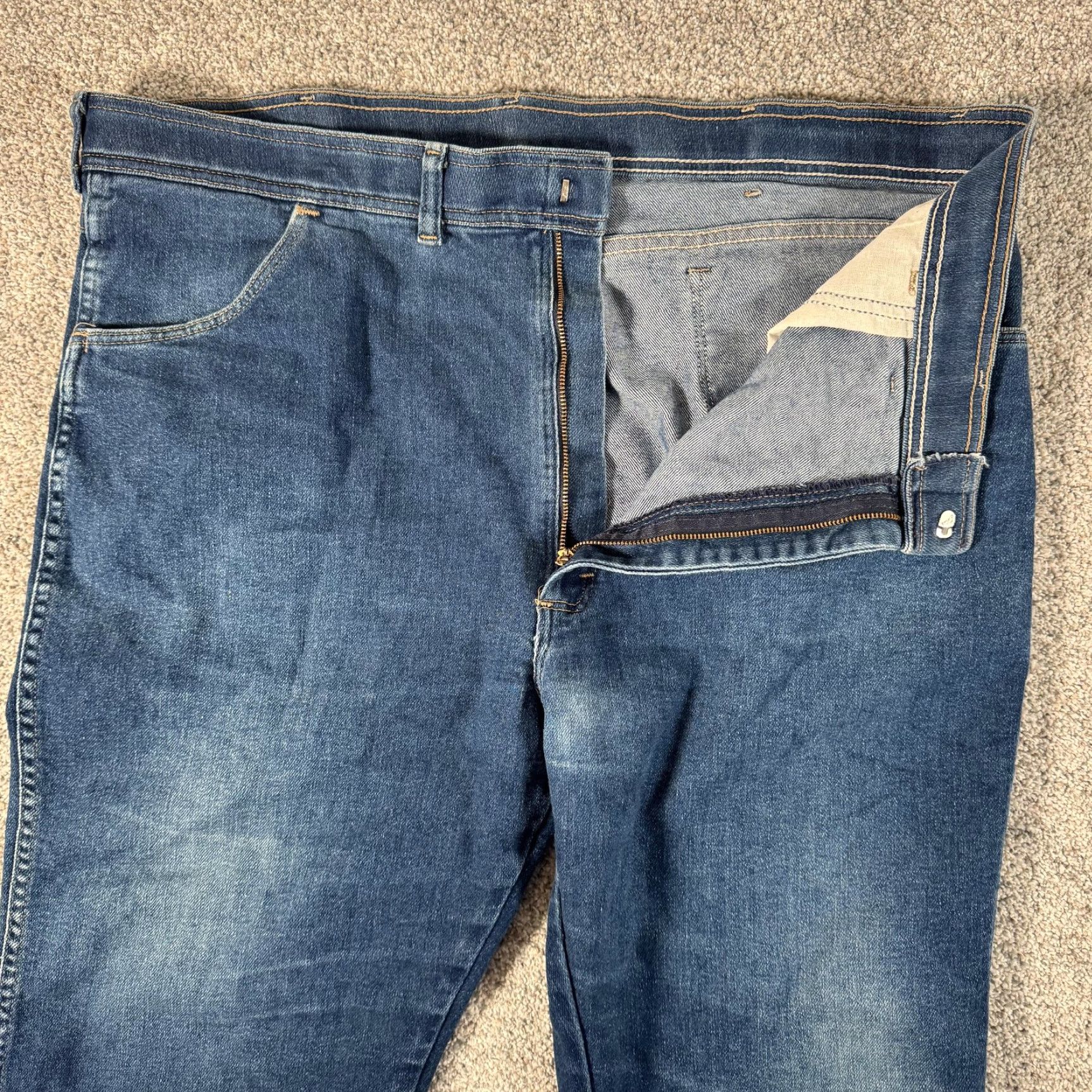 Wrangler VINTAGE Wrangler Jeans 40x26.5 Mens Blue Denim Straight 90s Workwear Pockets Size US 40 / EU 56 - 6 Thumbnail