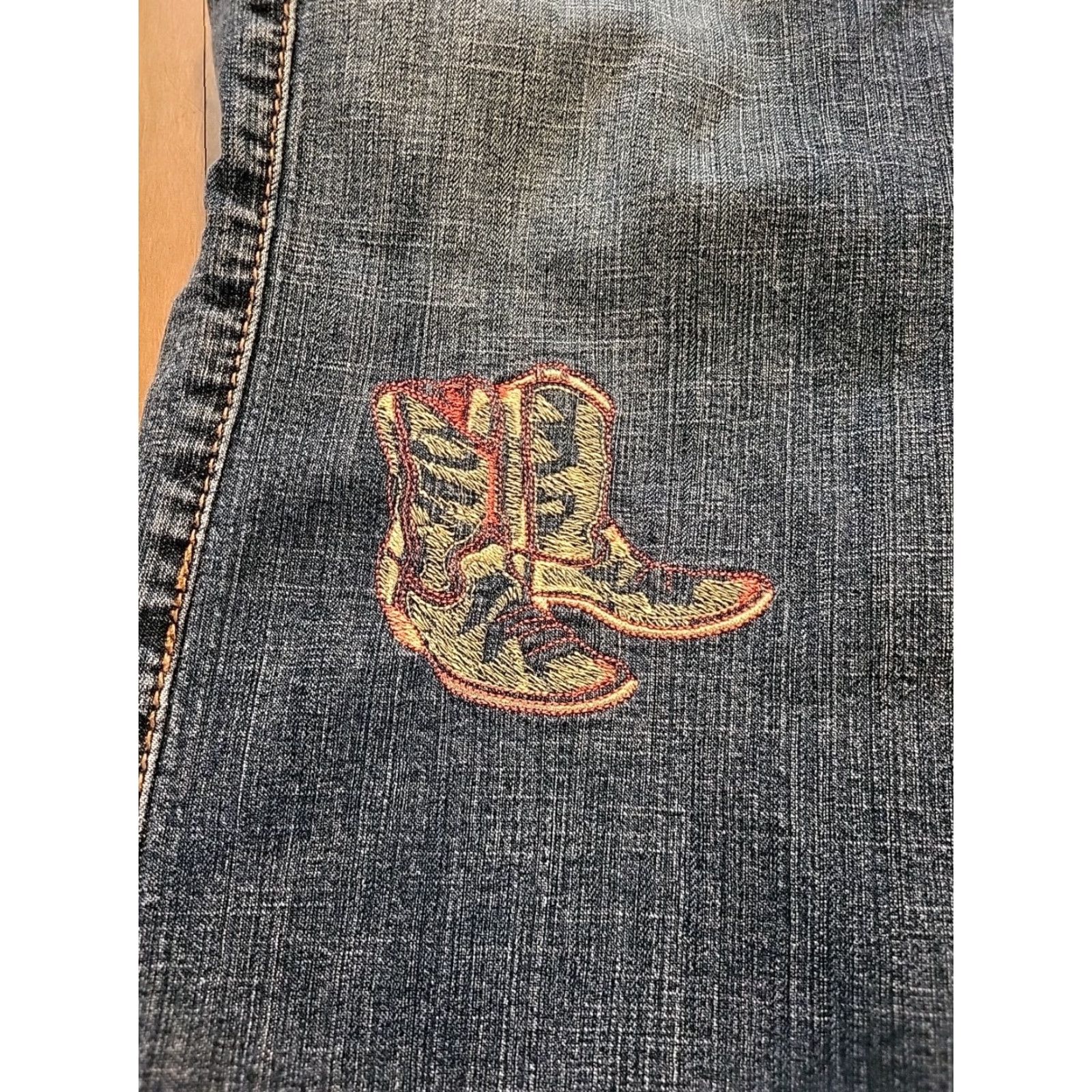 Vintage VINTAGE Aura Bootcut Jeans Women 18 Sht Embroidered Wrangler Blue Jeans Womens 18 Boys Girls? Size 40" / US 18 - 2 Thumbnail