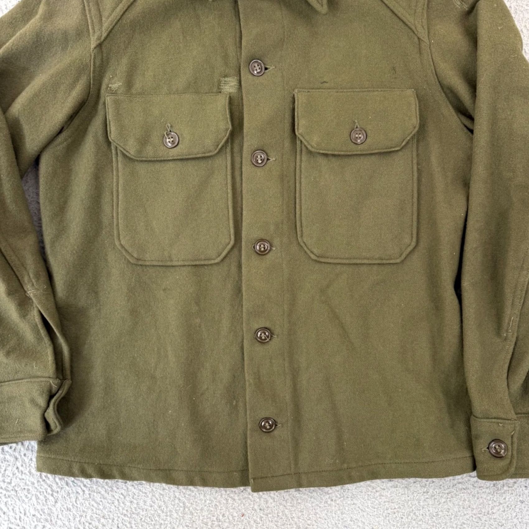 Olive VINTAGE OG 108 Field Shirt Mens Small Wool Button Up Army Olive Green Military Army Men Shirt Size US S / EU 44-46 / 1 - 2 Thumbnail