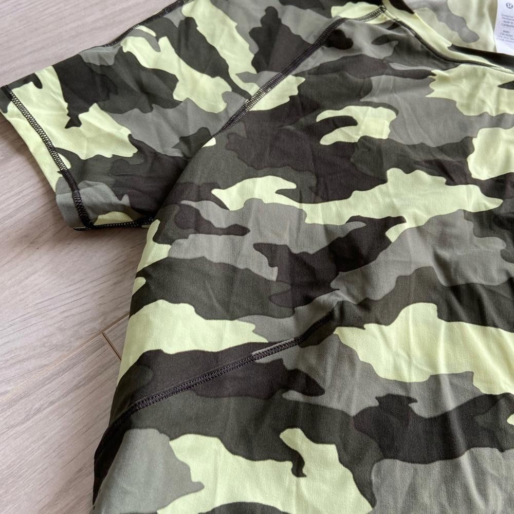Lululemon Lululemon Green Camo UVP Run Athletic Short Sleeve Shirt Size S / US 4 / IT 40 - 4 Thumbnail