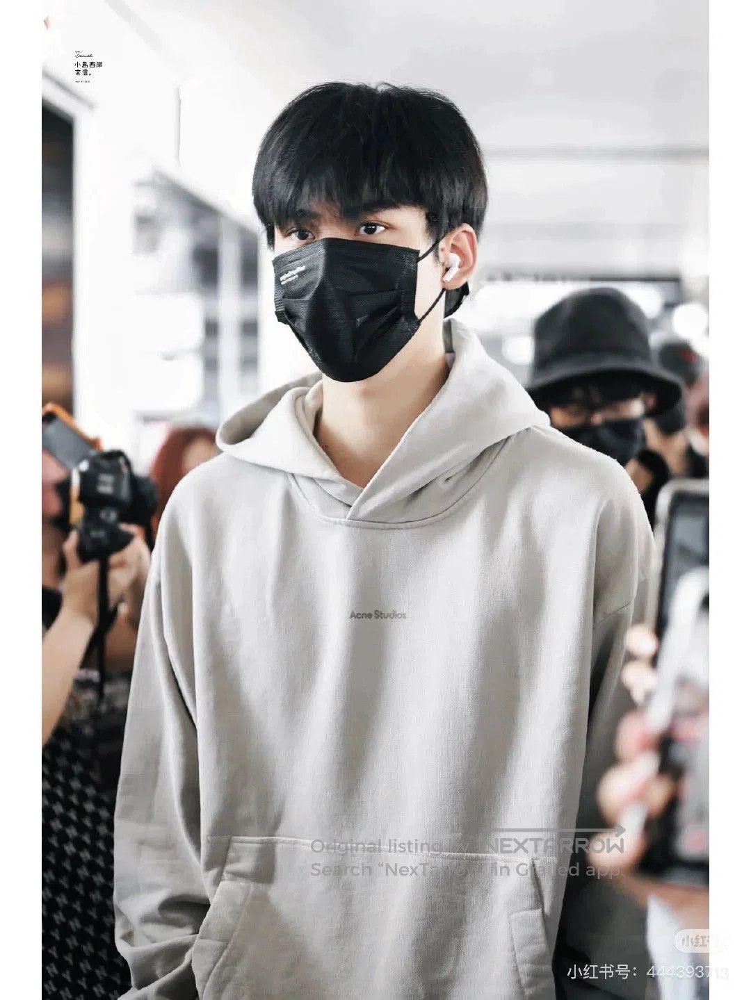 Balenciaga gray oversized Balenciaga hooded sweatshirt. Size US S / EU 44-46 / 1 - 7 Thumbnail