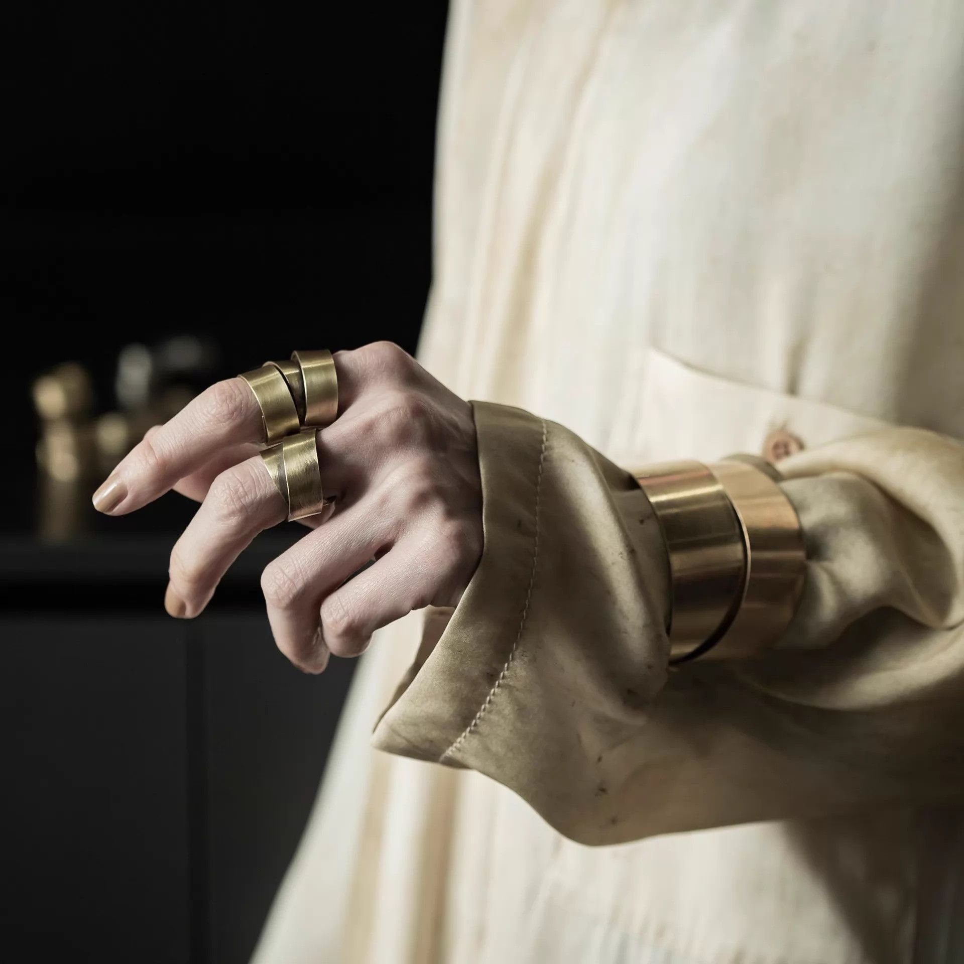 DETAJ Detaj Uma Wang brushed brass stacked bangle Size ONE SIZE - 8 Thumbnail