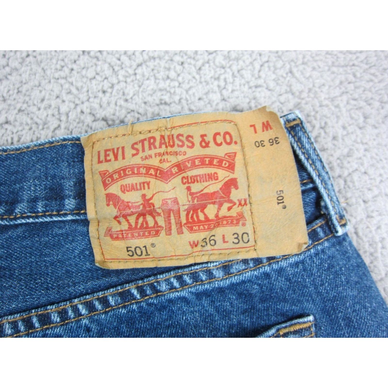 Levi's VINTAGE Levi's 501 Jeans Men Medium Wash 36x30 Blue Button Fly Denim Pants 90s Size US 36 / EU 52 - 3 Thumbnail
