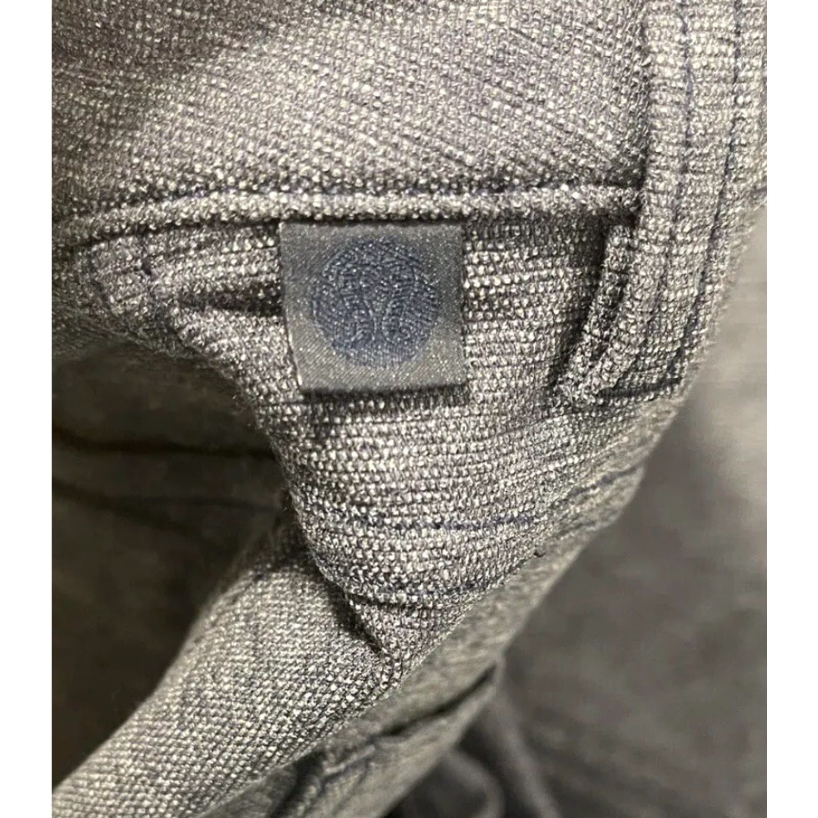 Lululemon Lululemon Pants Men 32 x 33 Slim Heathered Deep Navy Canvas Chino EUC Slimming Logo Casual Everyday Size US 32 / EU 48 - 6 Thumbnail