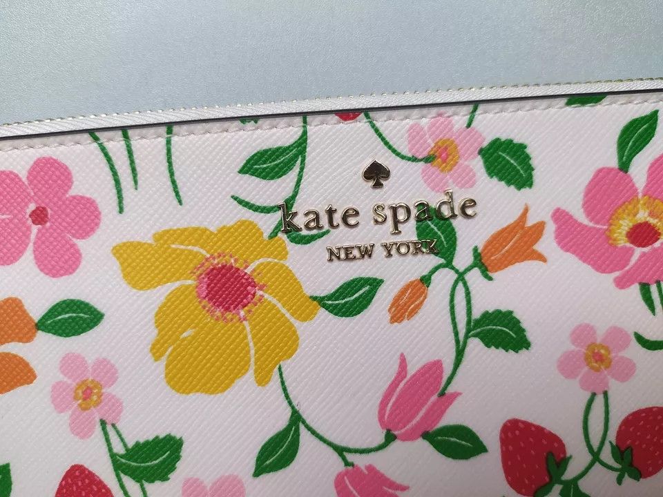Kate Spade Kate Spade Lucy Strawberry Garden L-Zip Wristlet T-0005 Size ONE SIZE - 5 Thumbnail