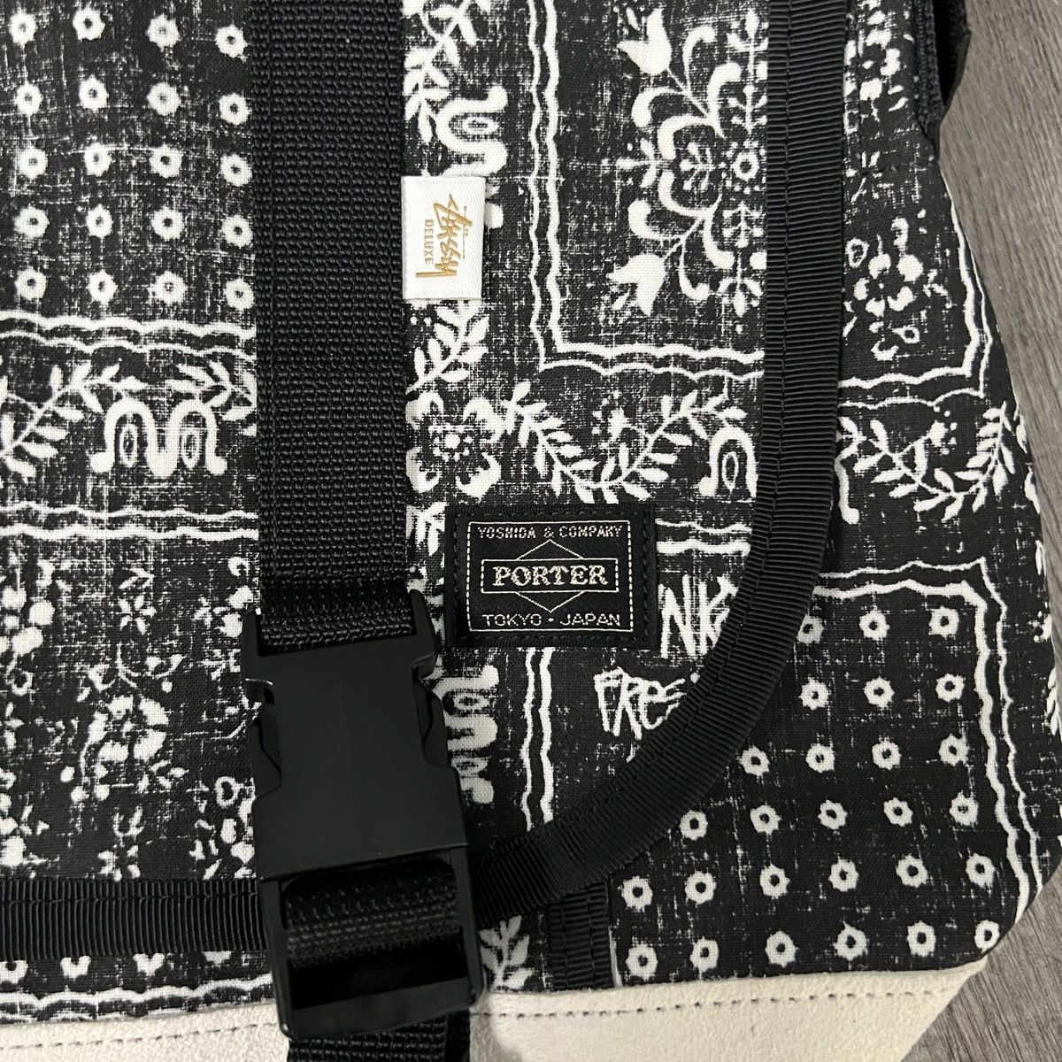 STUSSY x Reyn Spoonerコラボ バンダナ柄 リュック s-l400.jpg