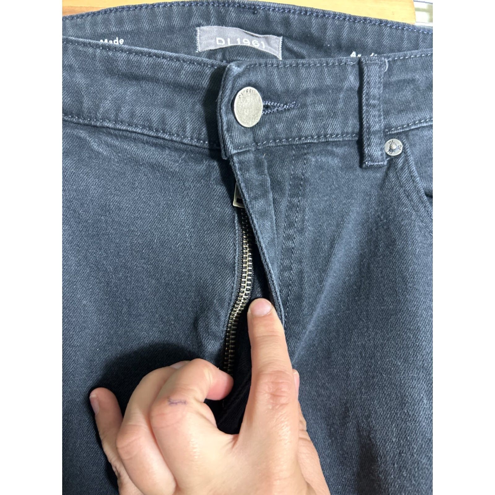 DL1961 DL1961 AVERY Jeans Mens 34x32 Black Modern Straight Pants Regular Inseam 32 Jeans Black Mens Size US 34 / EU 50 - 7 Thumbnail