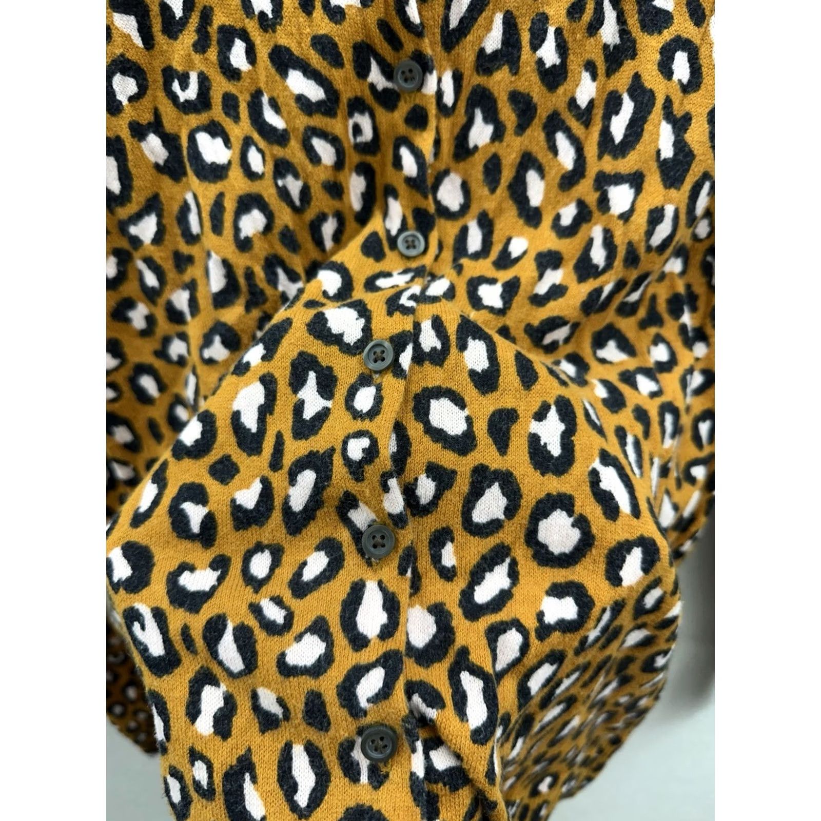 Old Navy Old Navy Cardigan Shirt Womens Brown Animal Print Button Up Long Sleeve Size M Regular Knit 100% Cotton Mens? Size M / US 6-8 / IT 42-44 - 3 Thumbnail