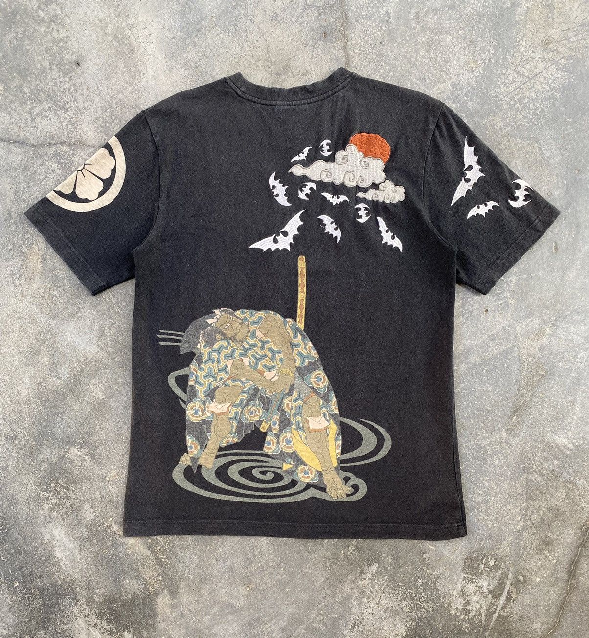 Japanese Brand Vintage Infinity Samurai Bats Sukajan Tees Size US M / EU 48-50 / 2 - 2 Thumbnail