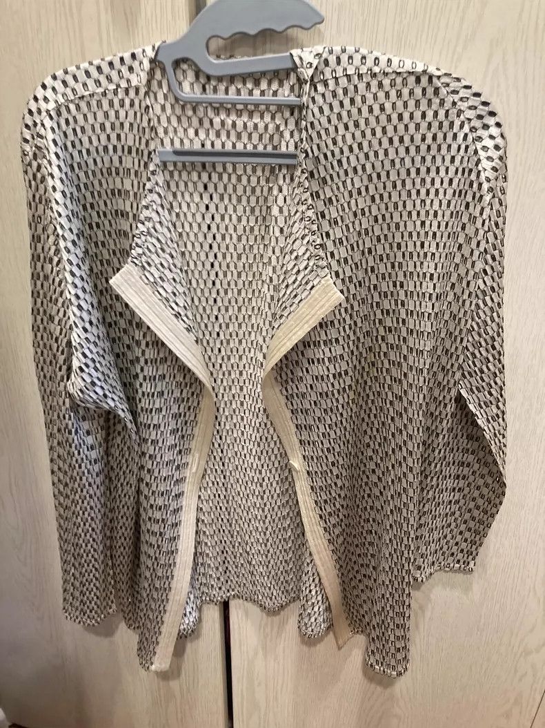 Issey Miyake Issey Miyake size:4 Grey perforated jacket Size XS / US 0-2 / IT 36-38 - 1 Thumbnail