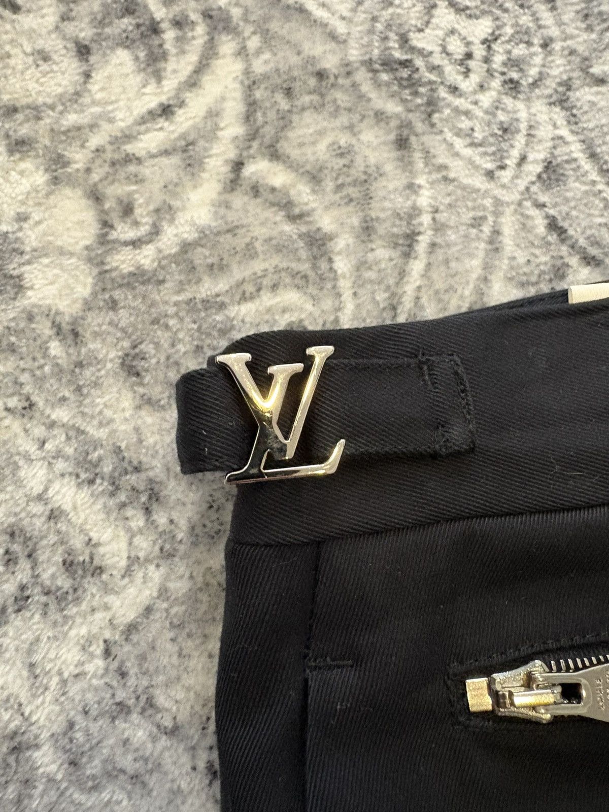 Louis Vuitton Louis vutton with Lv buckles on each side Size US 44 / EU 60 - 4 Thumbnail