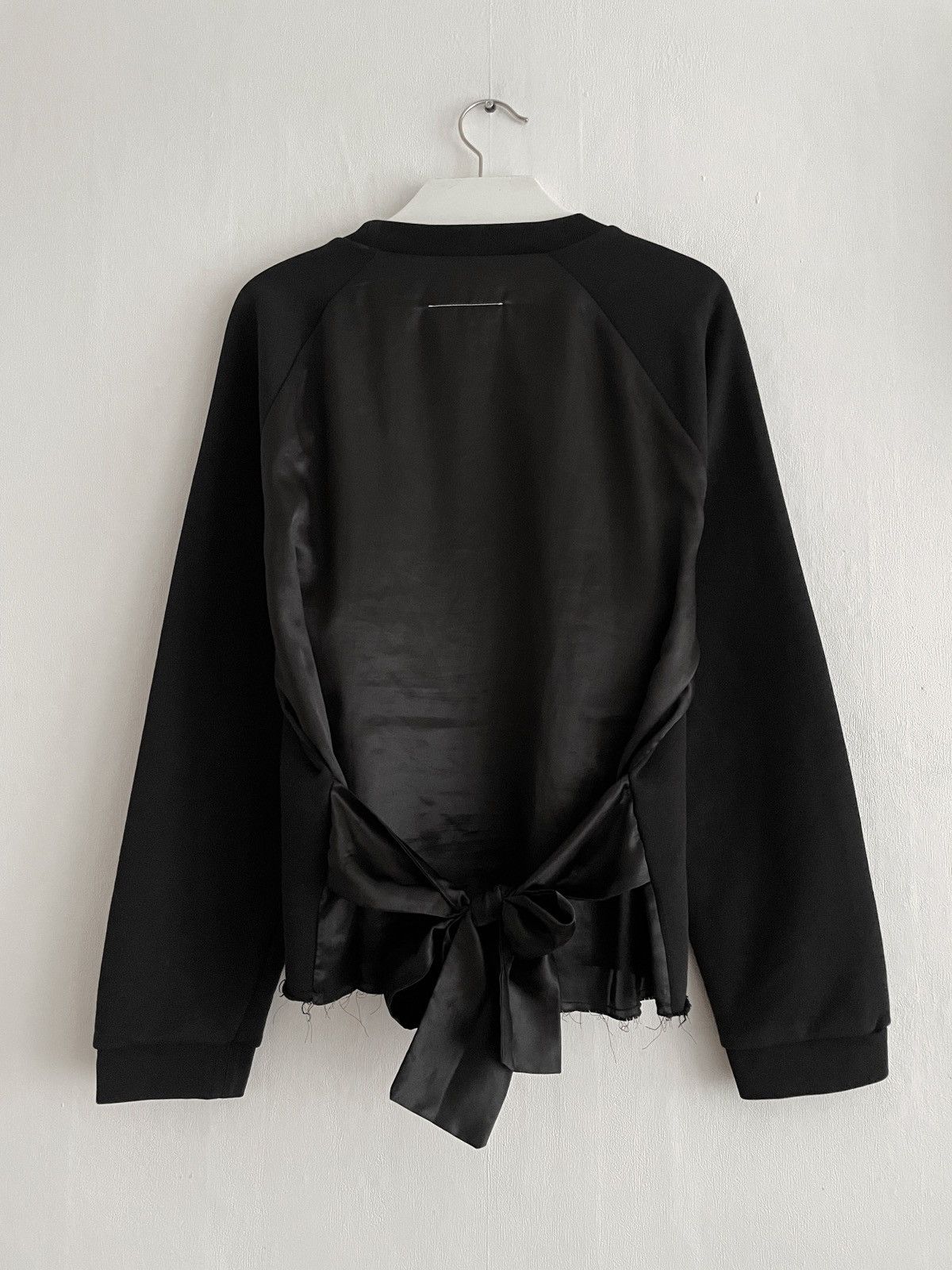 Maison Margiela Maison Margiela MM6 Black Bow Back Sweatshirt Size L / US 10 / IT 46 - 4 Thumbnail