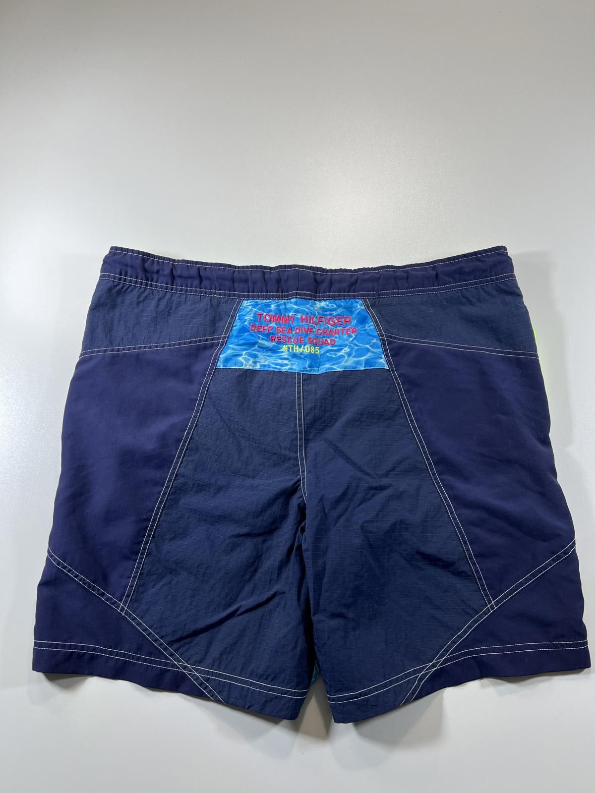 Tommy Hilfiger Tommy Hilfiger Men's Swim Shorts with Water Print Accent Size US 32 / EU 48 - 3 Thumbnail