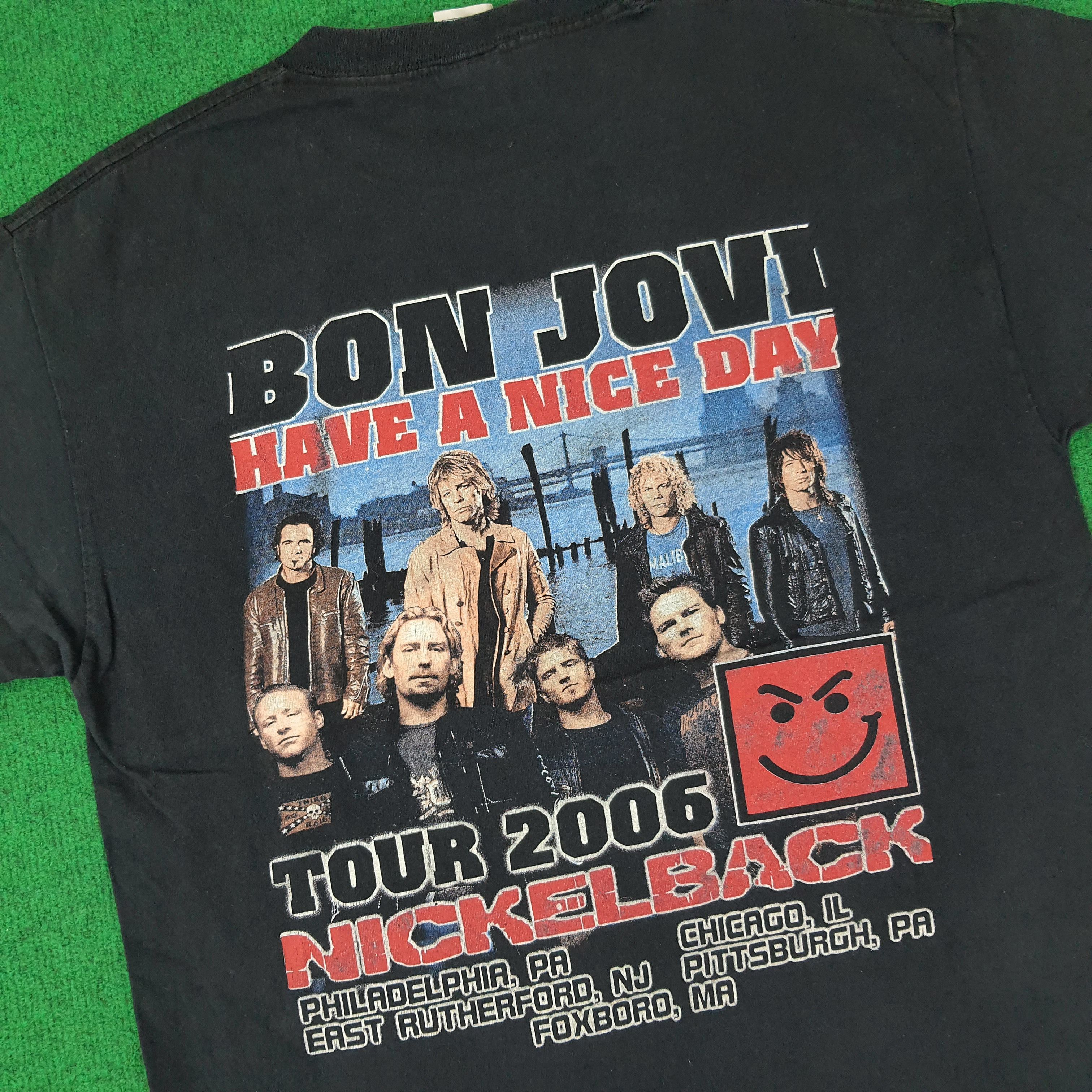 Band Tees Vintage Bon Jovi Nickelback Tour 2006 Tshirt C259N71 Size US L / EU 52-54 / 3 - 2 Thumbnail