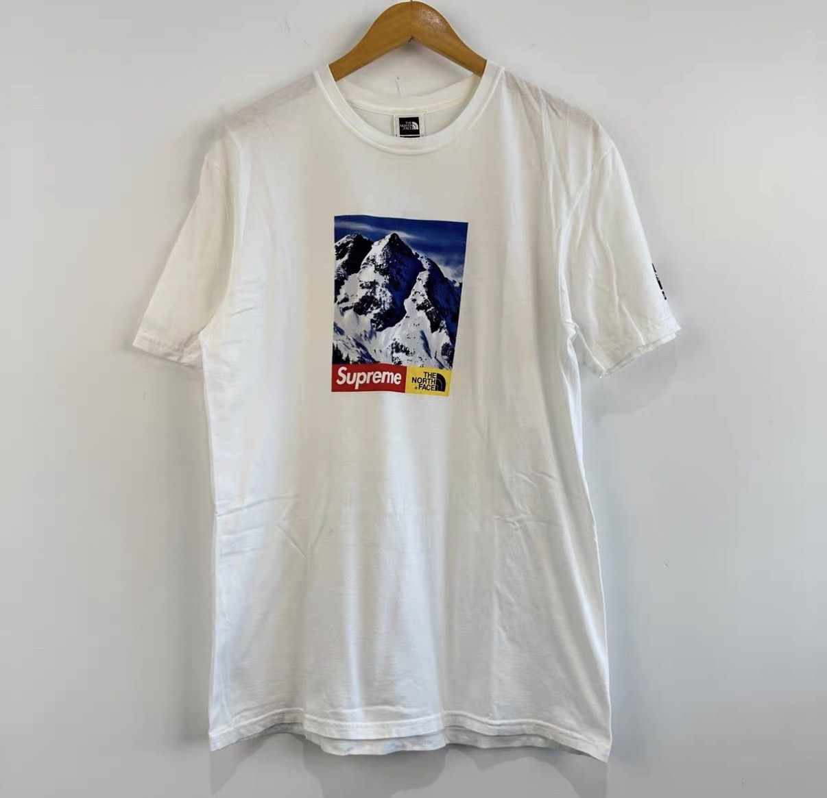 Supreme Supreme x The North Face Graphic Short Sleeve Tee J42 Size US M / EU 48-50 / 2 - 1 Thumbnail