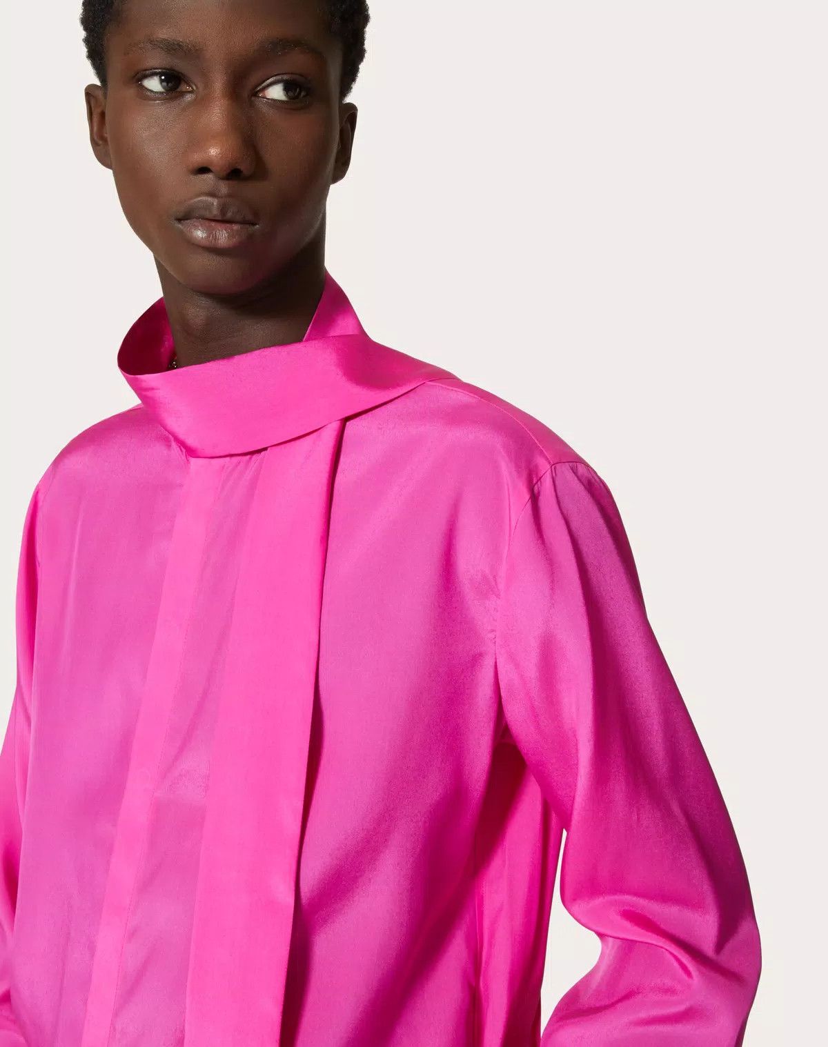 Valentino oc11z0725 Silk Shirt With Scarf Detail At Neck in Pink Size US XXL / EU 58 / 5 - 6 Thumbnail