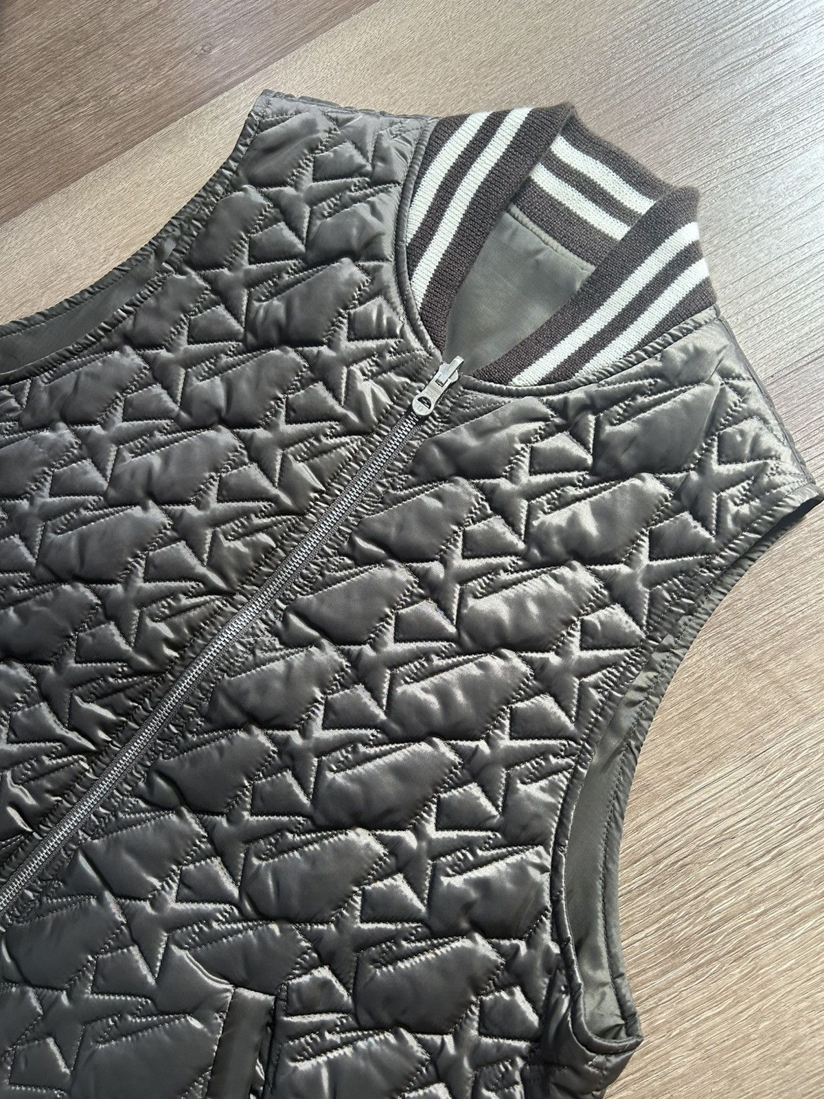 Bape Bape Reversible Quilted Bapesta Print Vest Brown Size US L / EU 52-54 / 3 - 2 Thumbnail