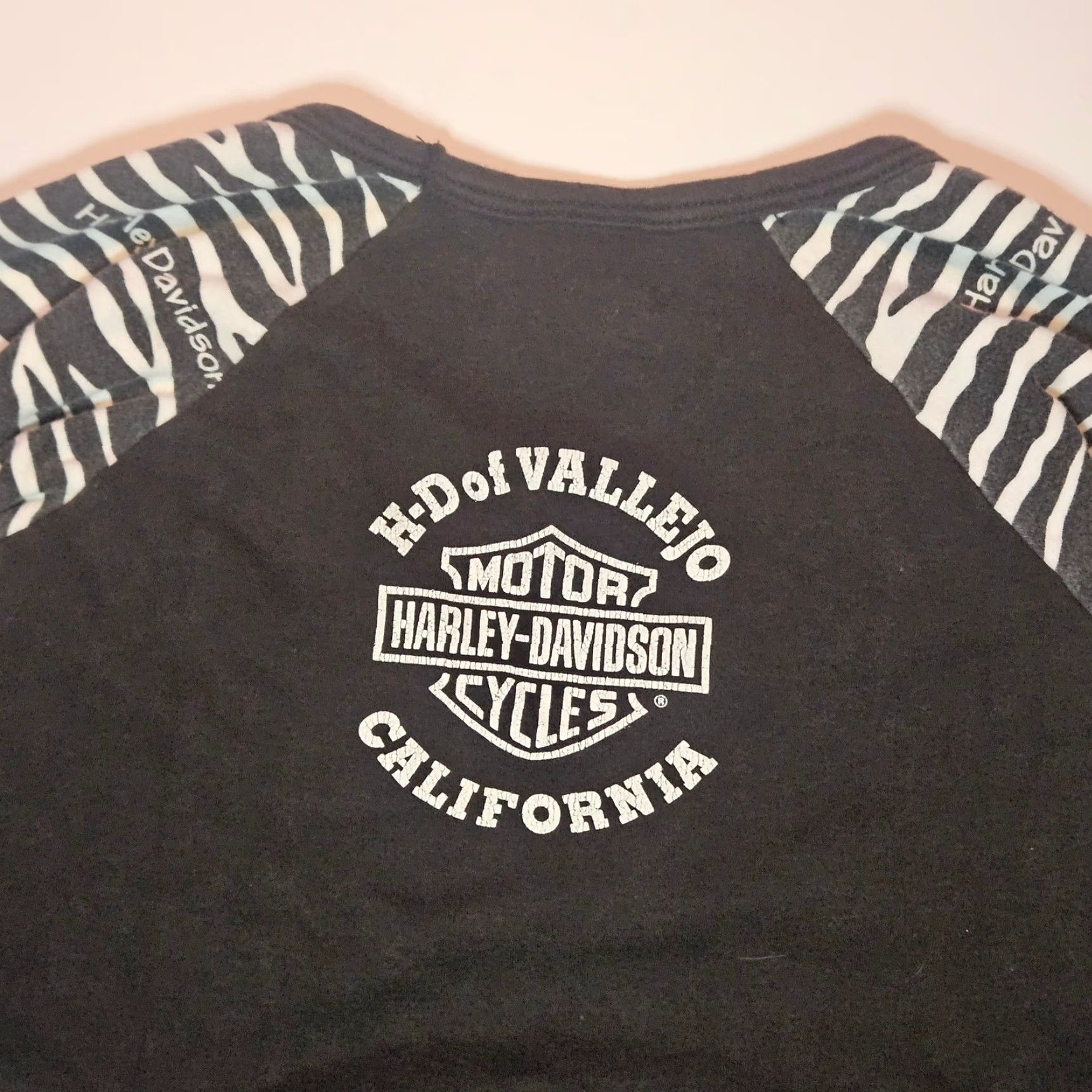 Harley Davidson VINTAGE Harley Davidson Raglan Zebra Print Sleeve Top Womens XL T-Shirt Made in USA Black V-Neck 3/4 Sleeve Rain All Seasons Casual Size XL / US 12-14 / IT 48-50 - 5 Thumbnail