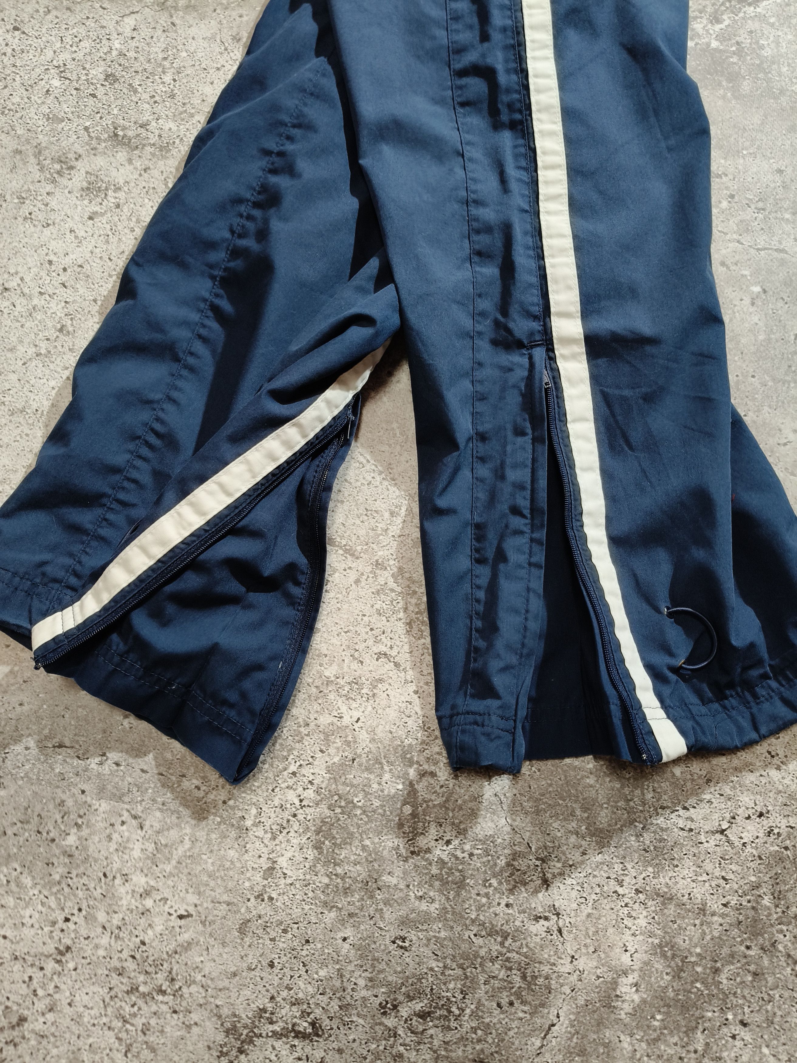 Nike Nike Vintage Nylon Track Pants Size US 32 / EU 48 - 6 Thumbnail