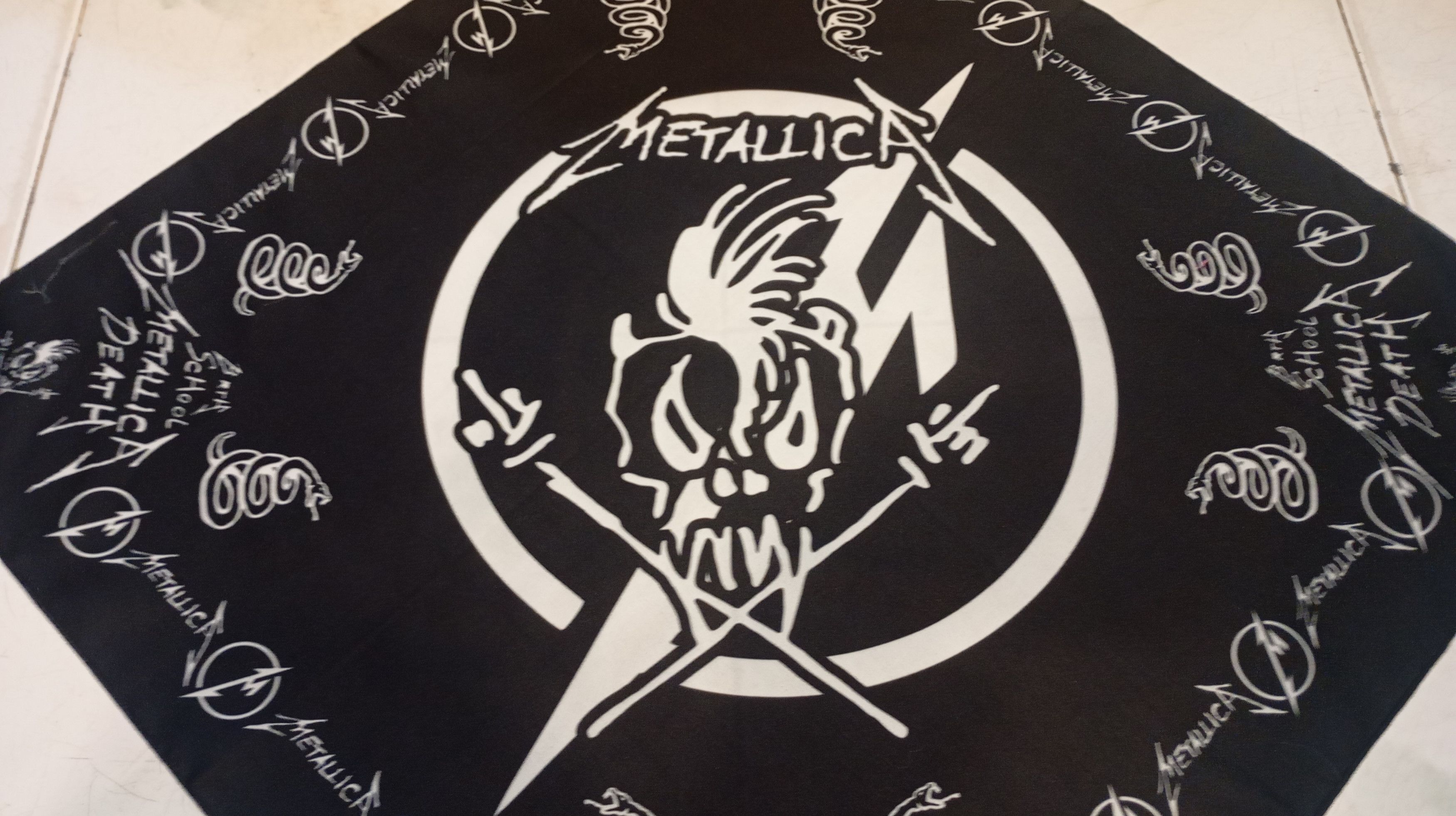 Band Tees Bandana Handkerchief Rock Band Metallica Streetwear Size ONE SIZE - 2 Thumbnail