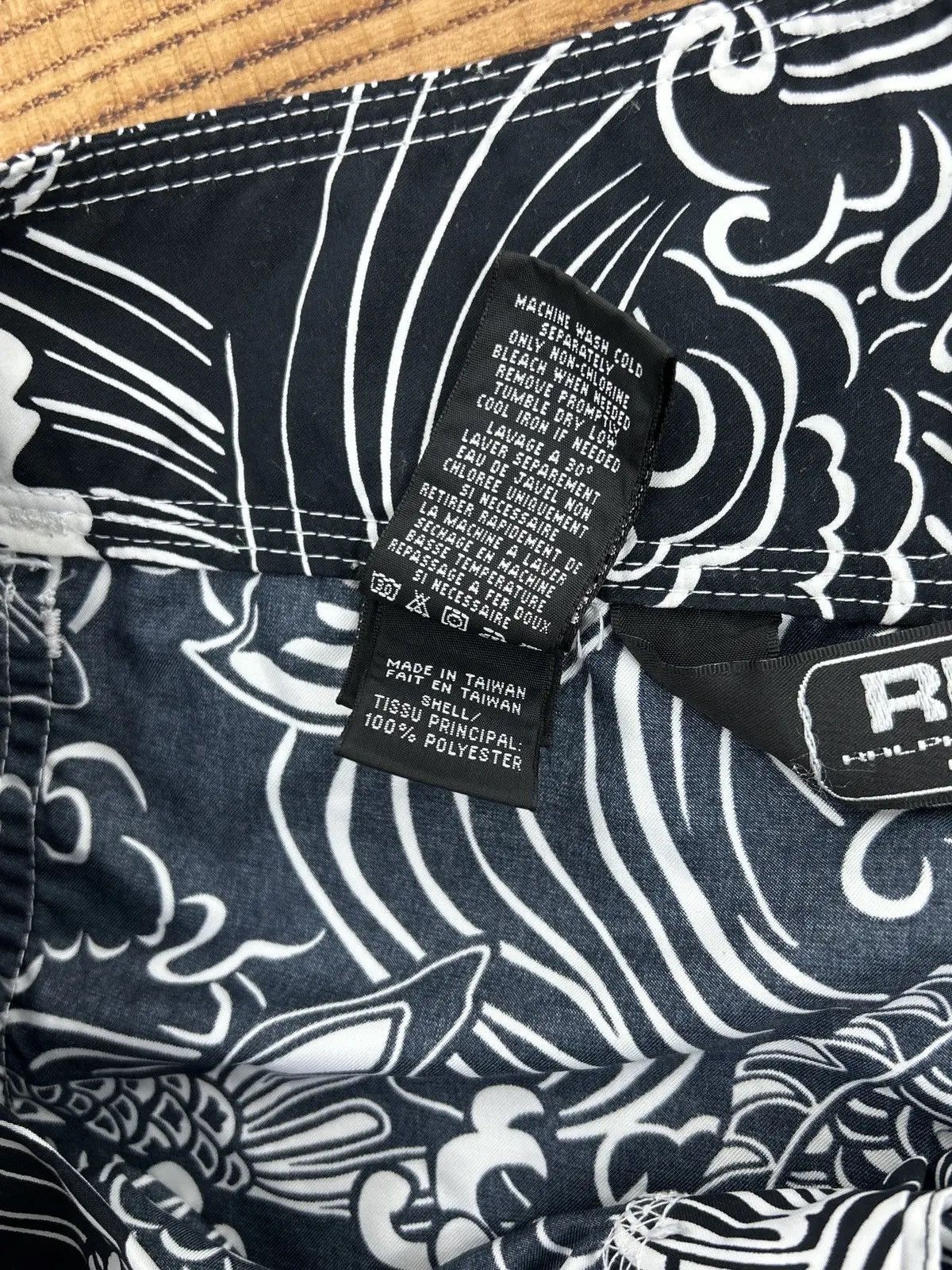 Polo Ralph Lauren Vintage Ralph Lauren RLX Koi Fish Art Aop Shorts Size US 34 / EU 50 - 9 Thumbnail