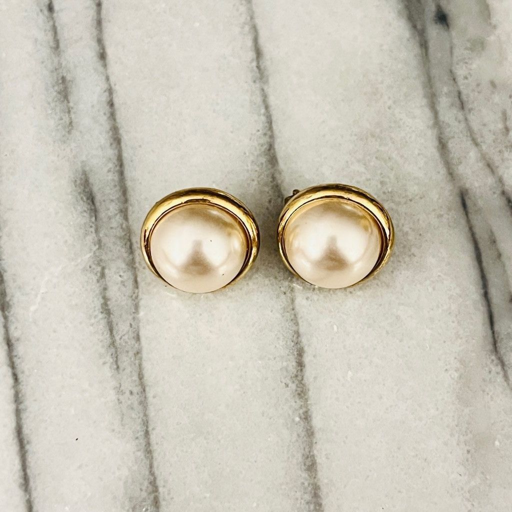 Vintage Vintage Faux Pearl English Lock Earrings Size ONE SIZE - 2 Thumbnail