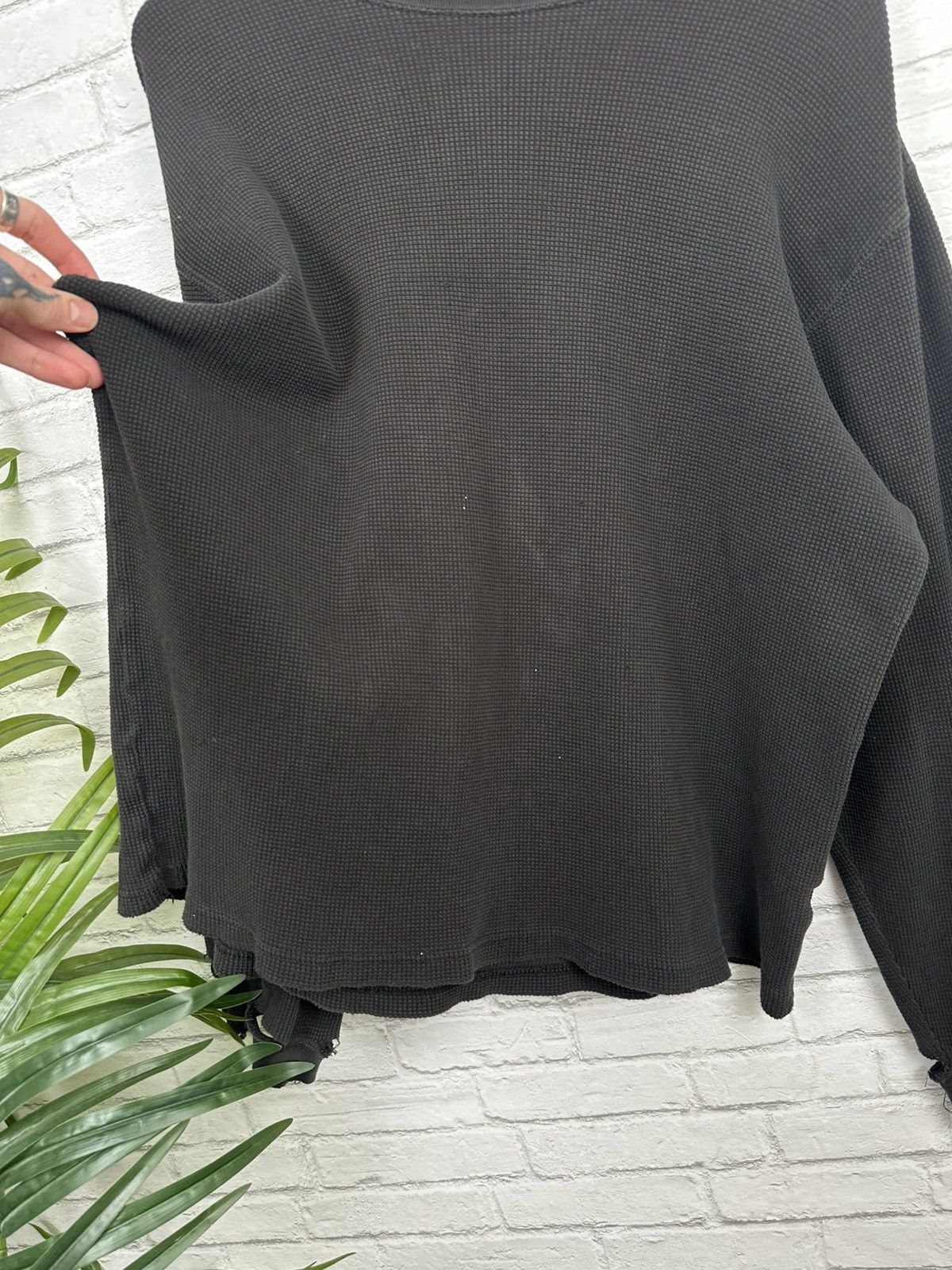 Vintage (L) PERFECTLY THRASHED WAFFLE Knit Black Longsleeve Tee Size US L / EU 52-54 / 3 - 6 Thumbnail