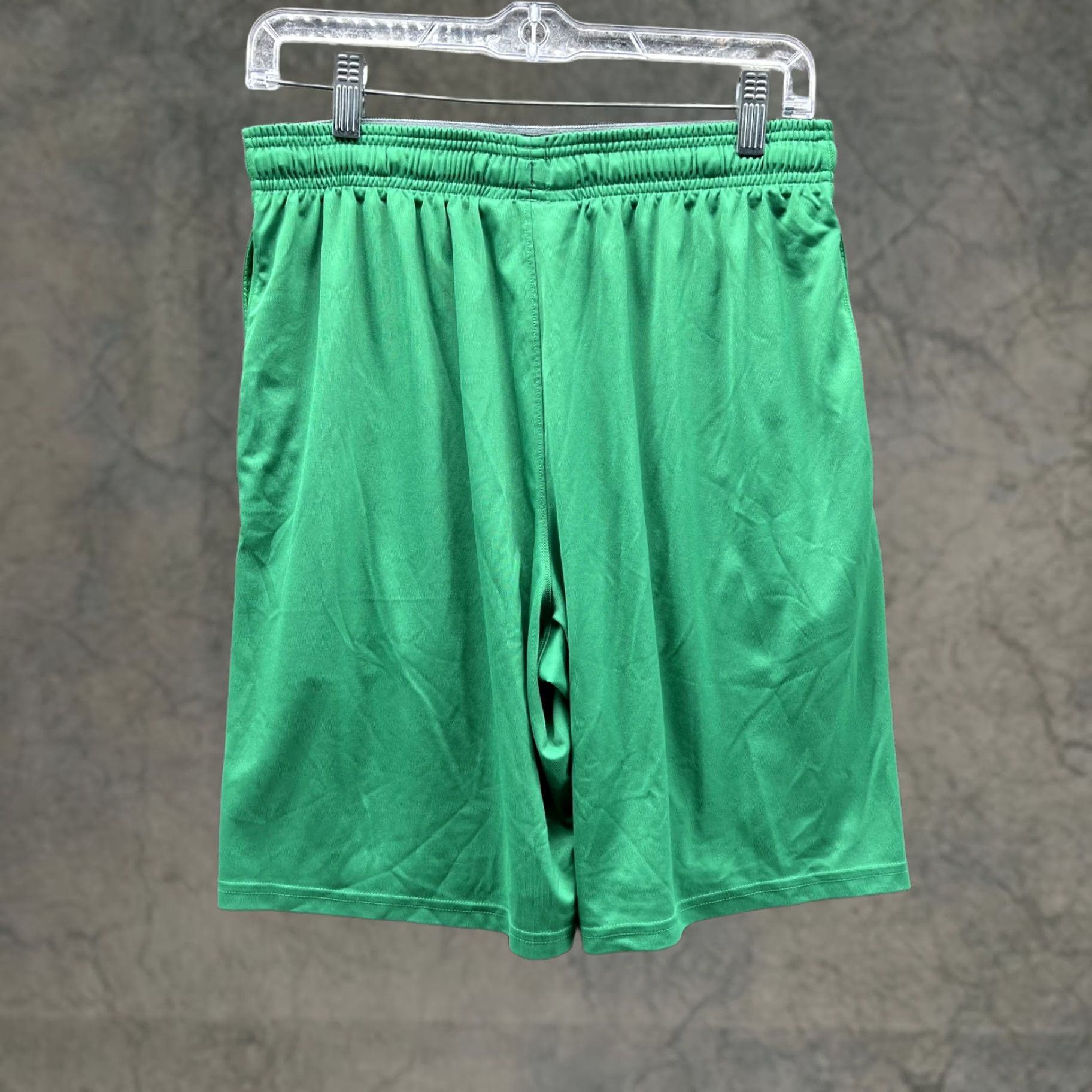 Under Armour Under Armour Shorts Mens M Green Athletic Basketball Gym 9 Inseam Mens Size US 31 - 1 Thumbnail