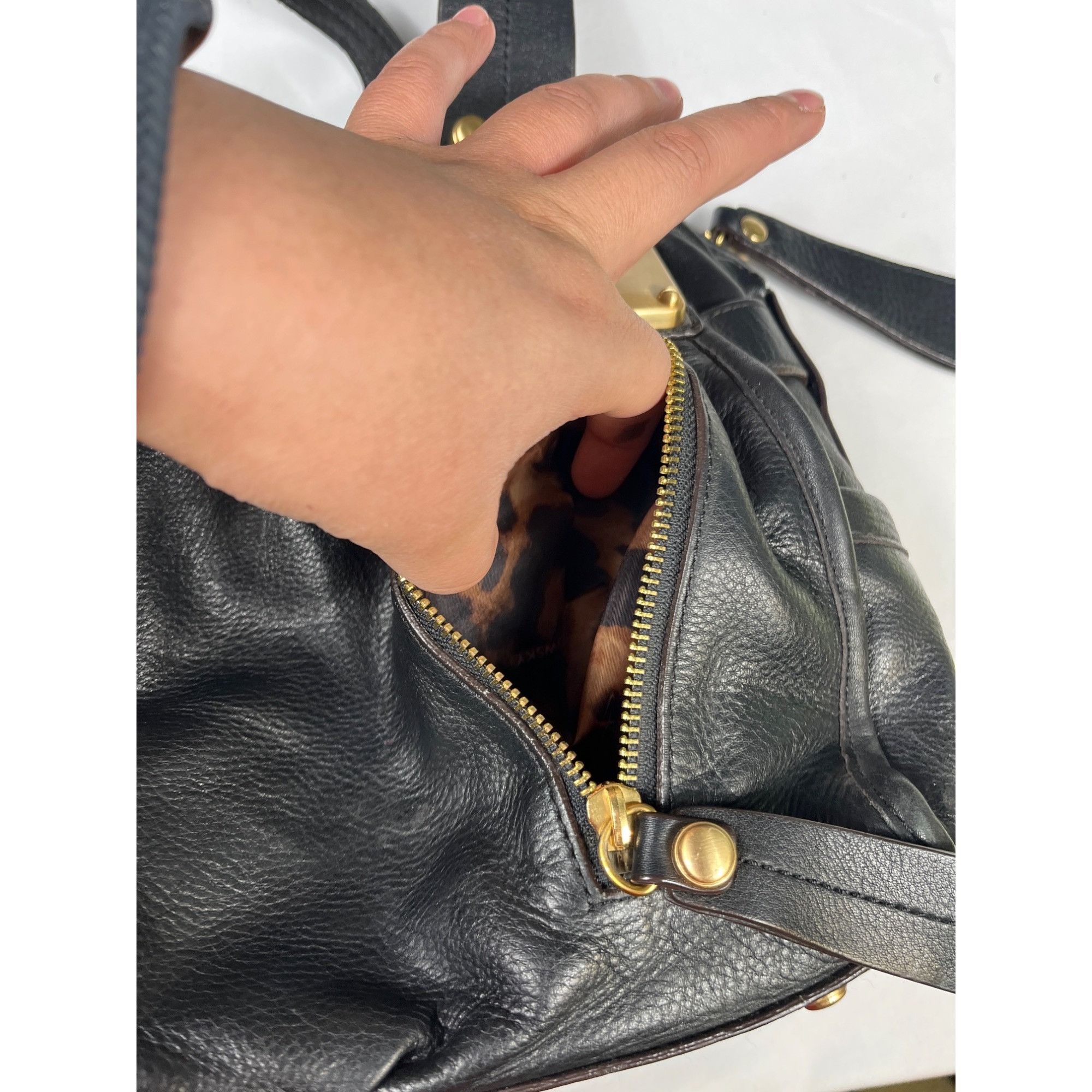 Designer B. Makowsky Womens Black Leather Handbag With Gold Tone Hard Size ONE SIZE - 10 Thumbnail