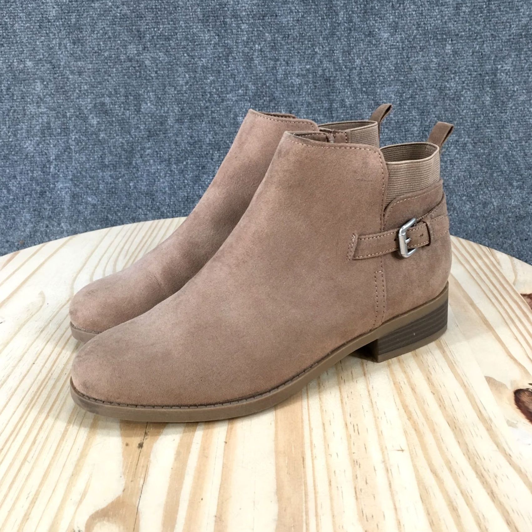 Old Navy Old Navy Boots Womens 8 Casual Side Zip Ankle Bootie Brown Fabric Low Heels Size US 8 / IT 38 - 3 Thumbnail