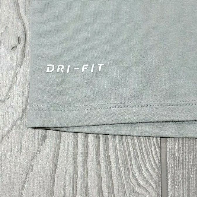 Nike Nike Tee Shirt Football Short Sleeve Mens S Nike Dri-Fit Gray White Athletic Size US S / EU 44-46 / 1 - 5 Thumbnail