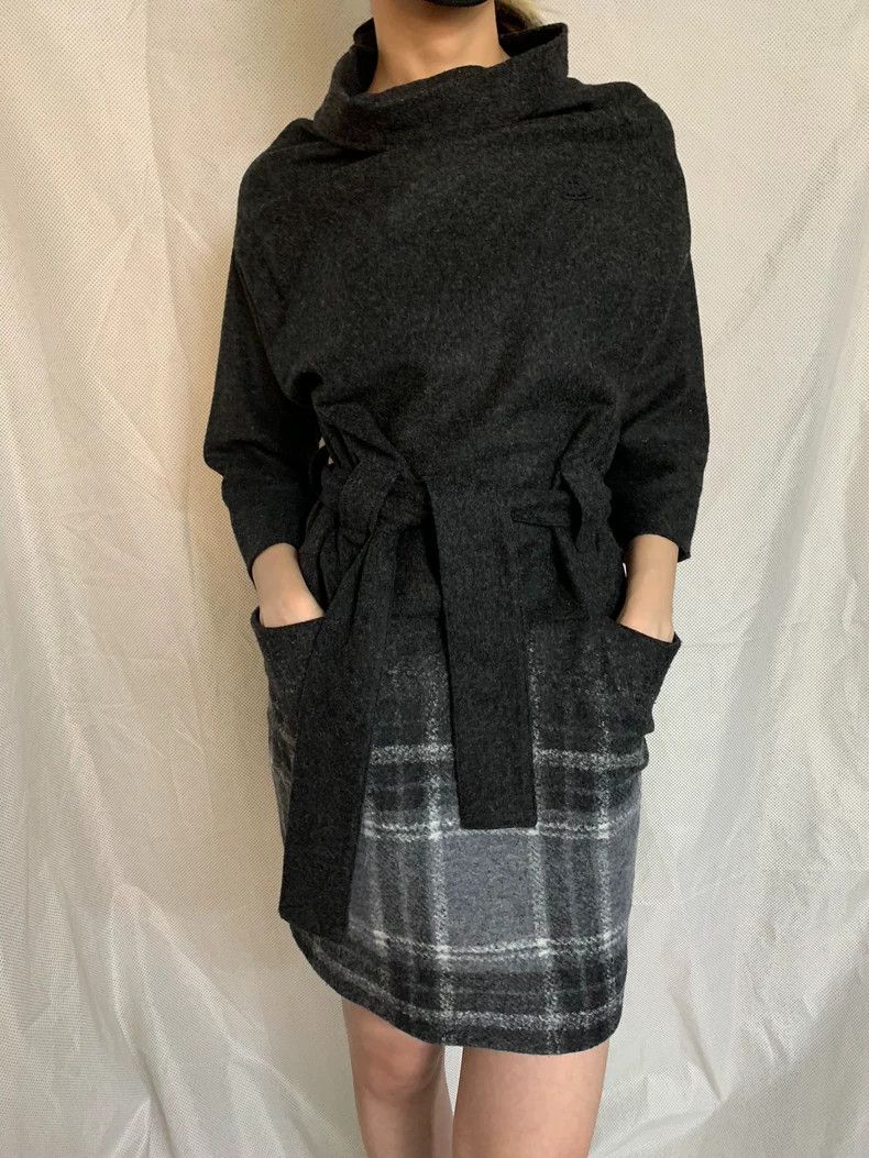 Vivienne Westwood Vivienne Westwood A high collar, drop shoulder dress Size XS / US 0-2 / IT 36-38 - 2 Thumbnail