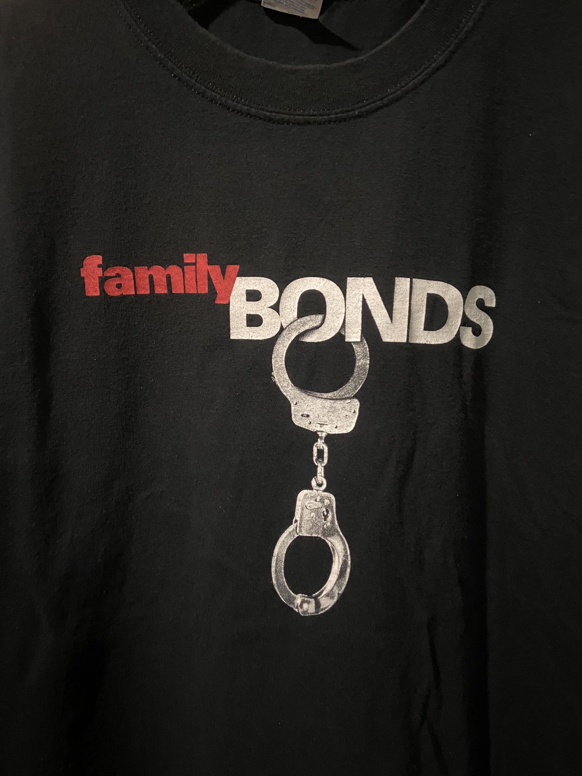 Vintage 2004 Family Bonds Series HBO black t-shirt size xl