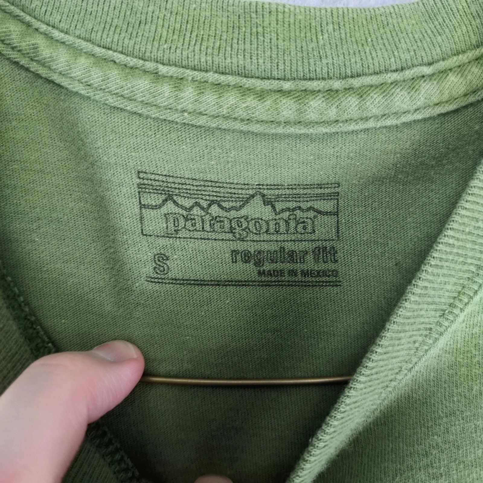 Patagonia Patagonia Regular Fit Men's S T-Shirt Green Logo Org Cotton Size US S / EU 44-46 / 1 - 3 Thumbnail