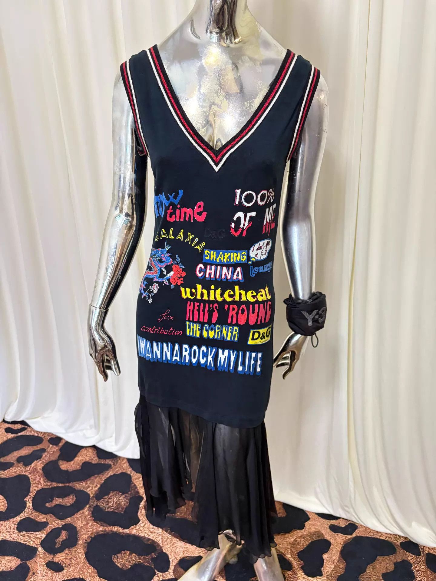 Dolce & Gabbana D&G women's V-neck Logo Print Cotton-Silk Sporty Dress 42 Size M / US 6-8 / IT 42-44 - 3 Thumbnail