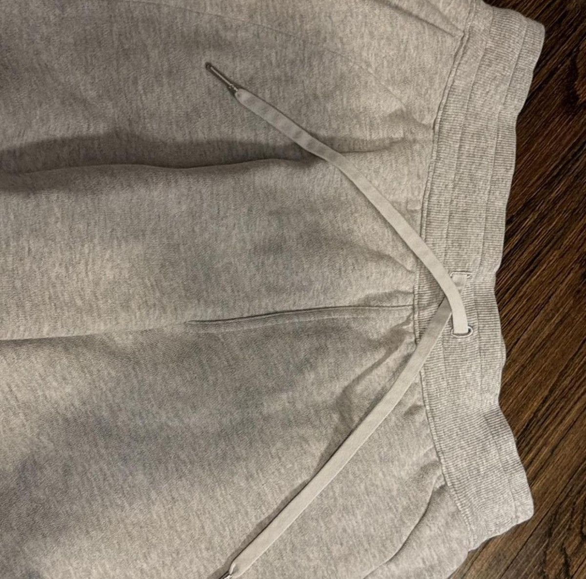 Lululemon Grey Lululemon Sweatpants Size 30" / US 8 / IT 44 - 1 Thumbnail
