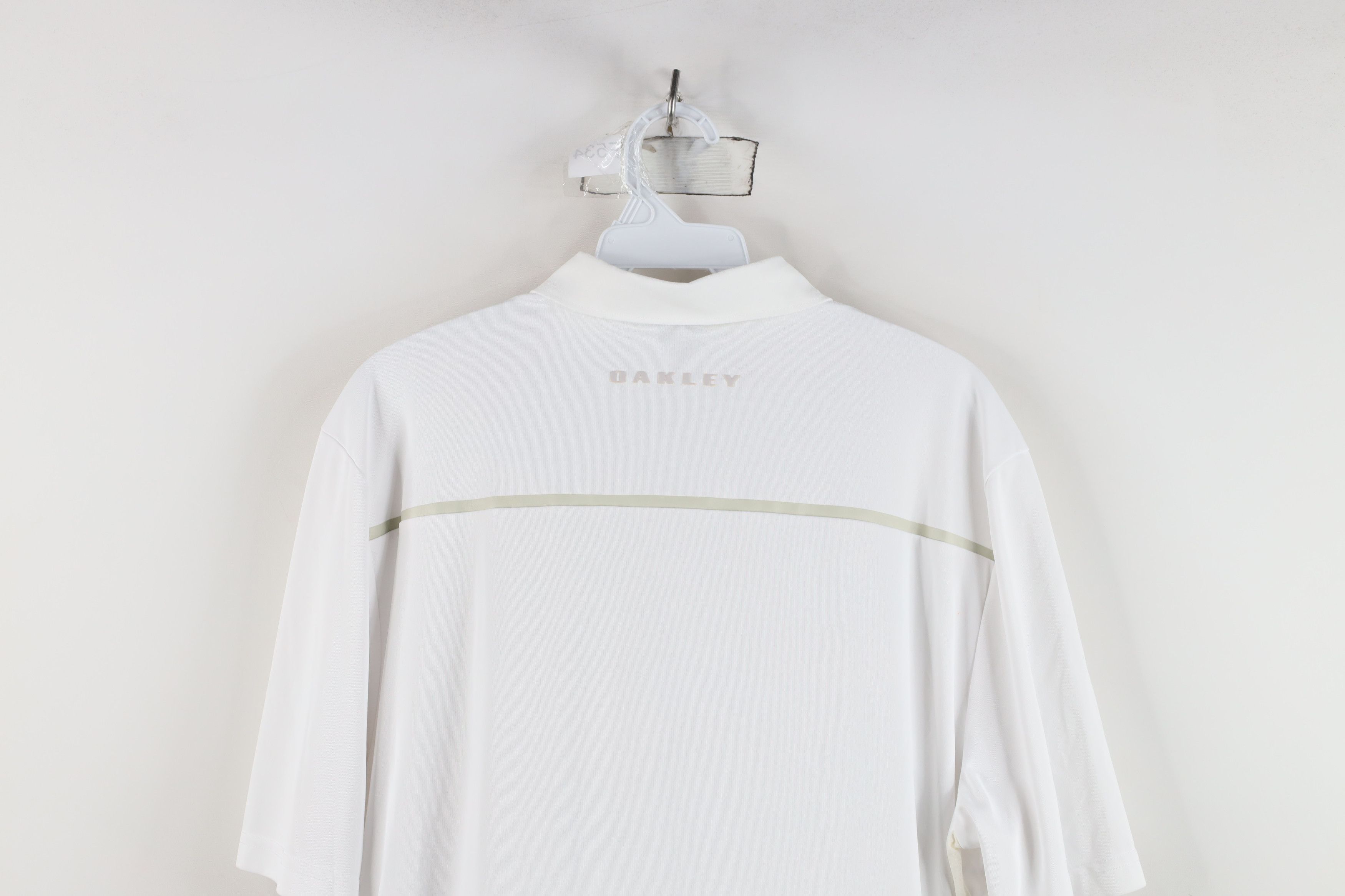 Oakley Vintage Oakley Center O Logo Collared Golf Polo Shirt White Size US L / EU 52-54 / 3 - 14 Thumbnail