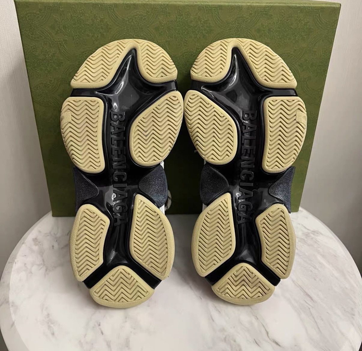 Balenciaga Balenciaga x Gucci Triple S Sneakers J42 Size US 6 / IT 36 - 6 Thumbnail