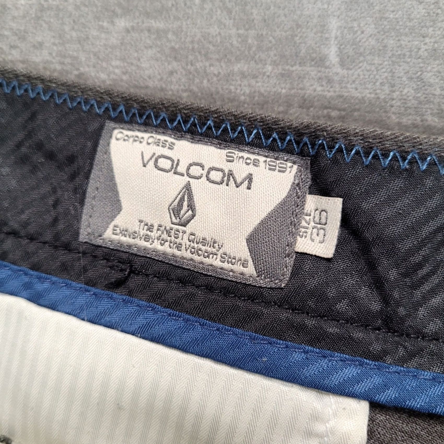 Volcom VINTAGE Volcom Mens Frickin Modern Fit Shorts Gray Chino Flat Front Size 36 Size US 36 / EU 52 - 2 Thumbnail