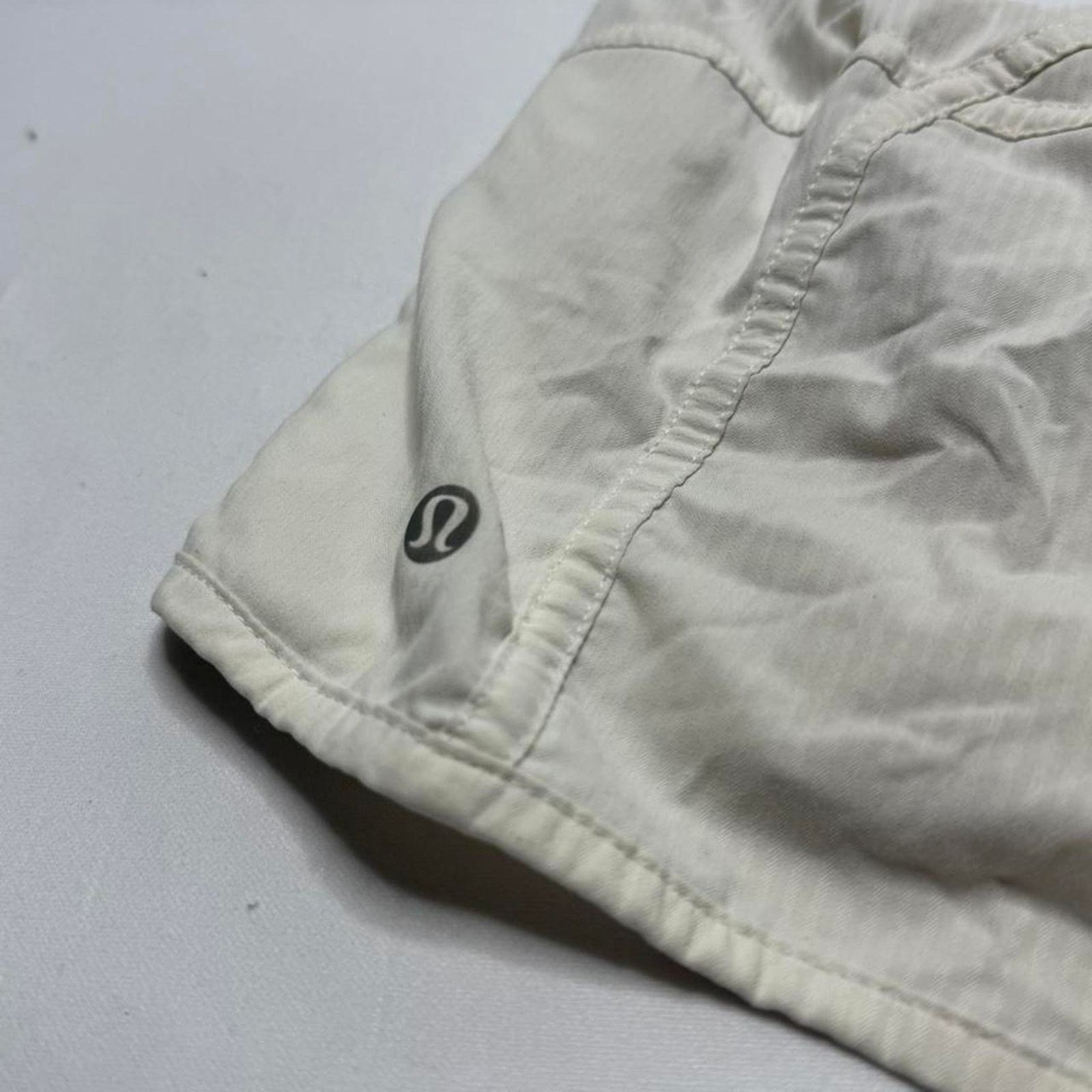 Lululemon Lululemon White Shorts Size 4 Size 27" / US 4 / IT 40 - 5 Thumbnail