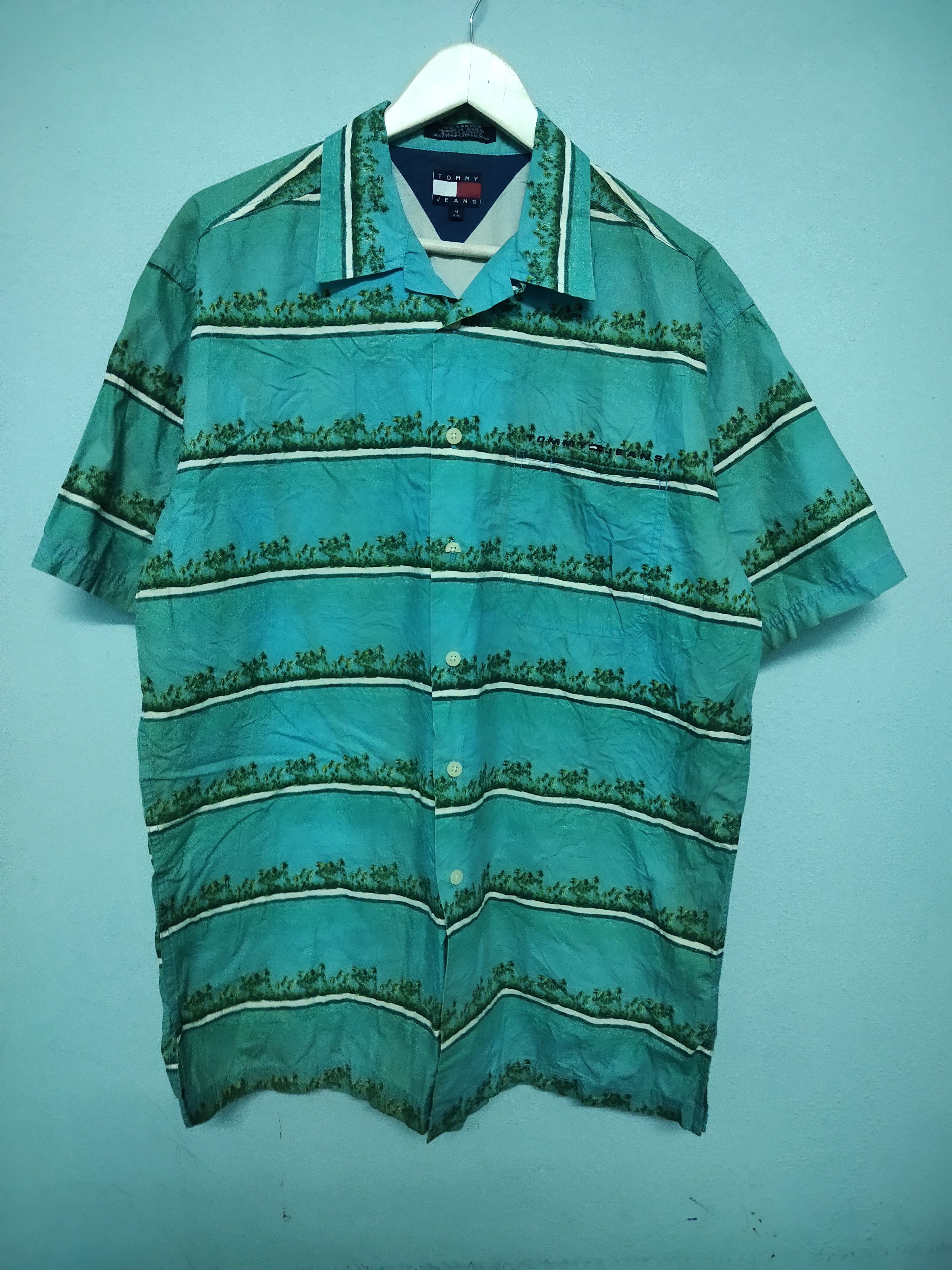 Tommy Hilfiger Tommy Hilfiger Collared Oversize Button Up Beach Surf Size US M / EU 48-50 / 2 - 1 Thumbnail