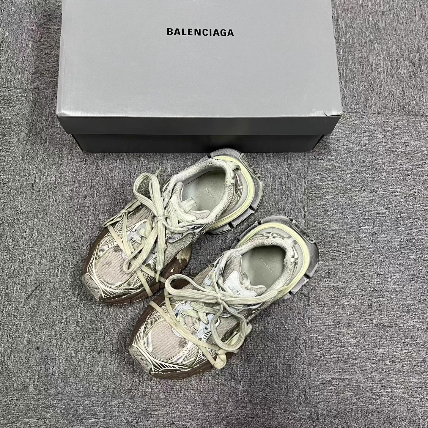 Balenciaga Balenciaga Distressed Mesh Lace-Up Low Top Dad Sneakers 42 Size US 9 / EU 42 - 1 Thumbnail