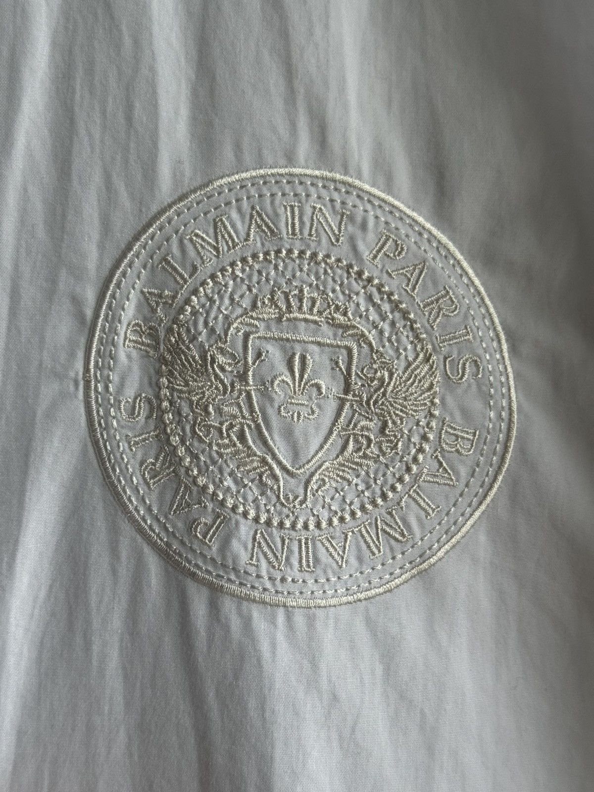 Balmain Balmain Paris Shirt Circle Logo Size US M / EU 48-50 / 2 - 5 Thumbnail