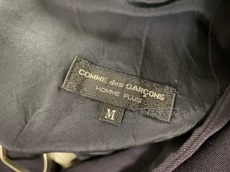 Comme des Garcons Comme Des Garcons Faded Period Vest Size US M / EU 48-50 / 2 - 4 Thumbnail