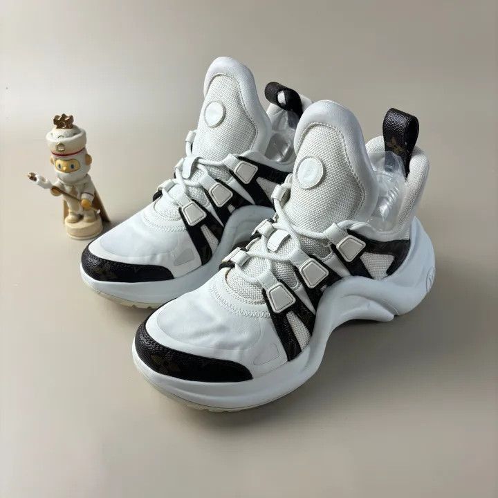 Louis Vuitton Louis Vuitton Archlight Casual Sneakers for Women -2508 Size US 5 / IT 35 - 1 Thumbnail