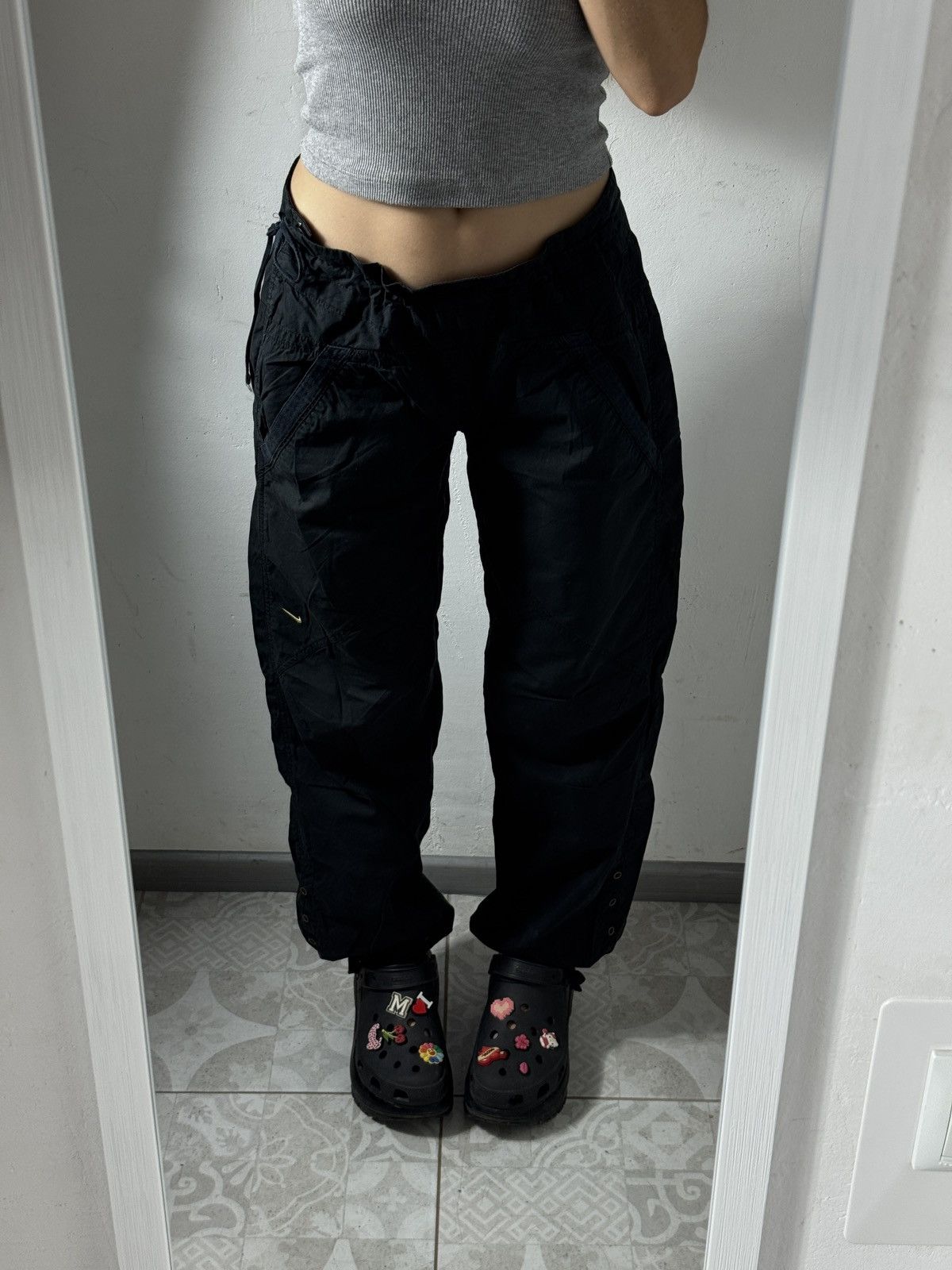 Nike VINTAGE NIKE MINI LOGO CARGO GORPCORE PANTS Size 30" / US 8 / IT 44 - 2 Thumbnail