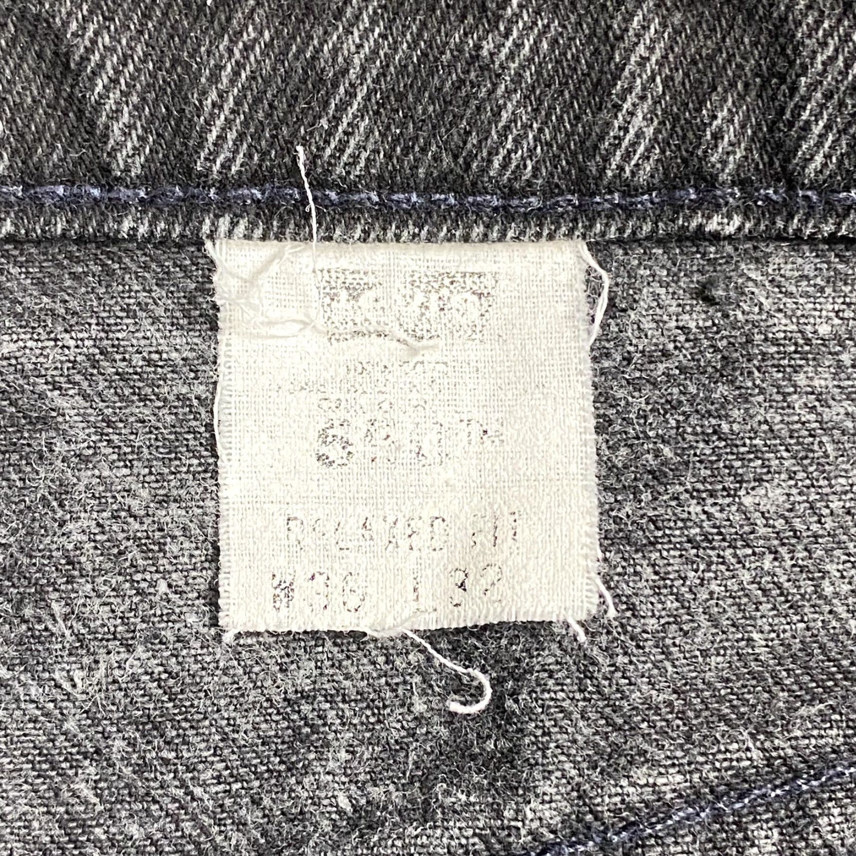 Levi's VINTAGE Levi's 550 Jeans Tapered Relaxed Fit Men 35x31 Faded Black 90s American Denim Charcoal Wash Regular Rise Mens Jeans Size US 35 - 6 Thumbnail