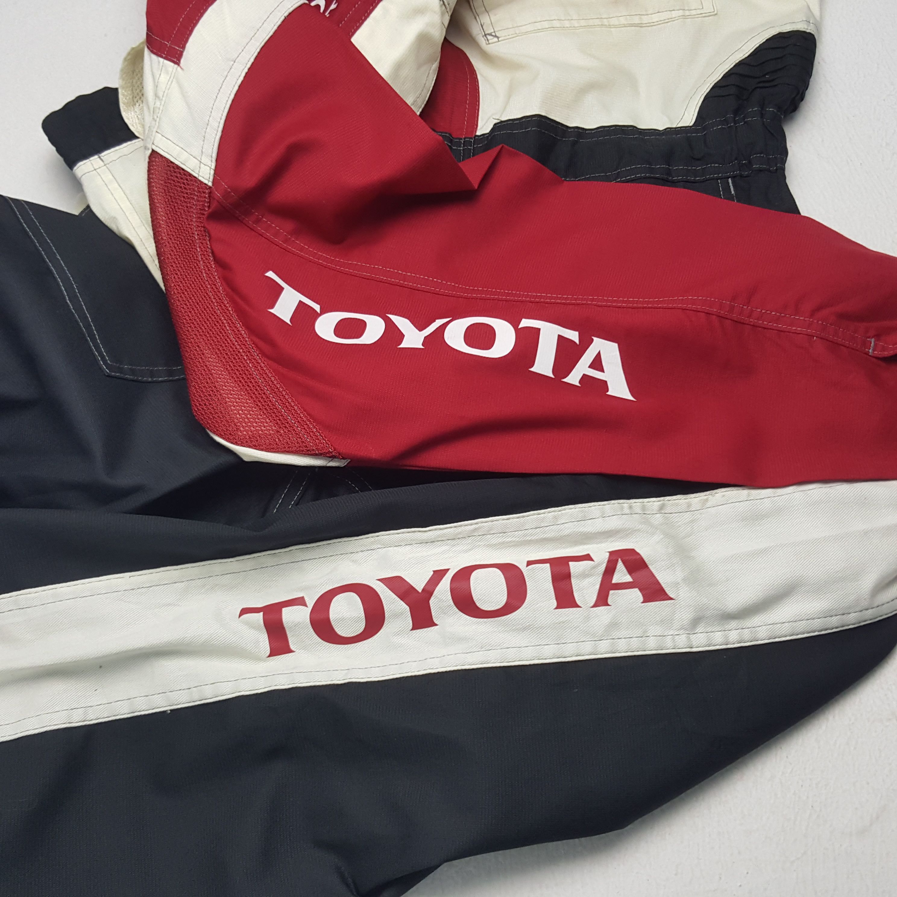 Japanese Brand × Sports Specialties × Vintage Vintage Toyota Racing Sport Coverall Jumpsuit Jacket Size US L / EU 52-54 / 3 - 14 Thumbnail