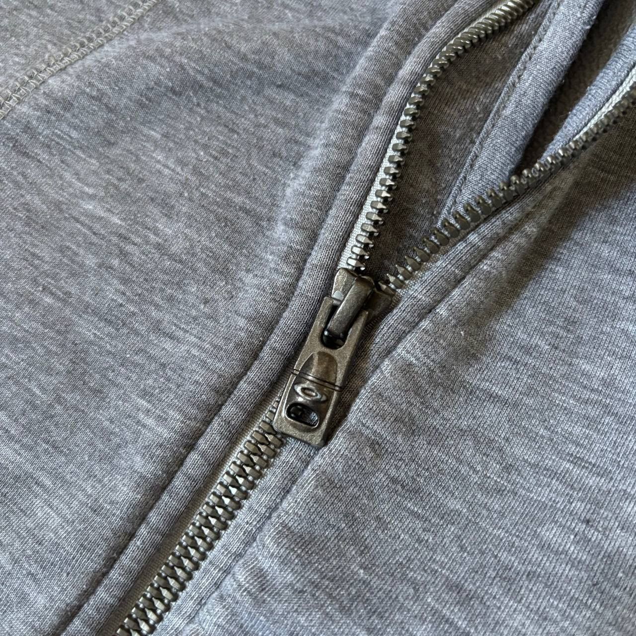 Oakley × Vintage Y2k Reflective Oakley Vintage Zip Up hoodie Size US L / EU 52-54 / 3 - 6 Thumbnail